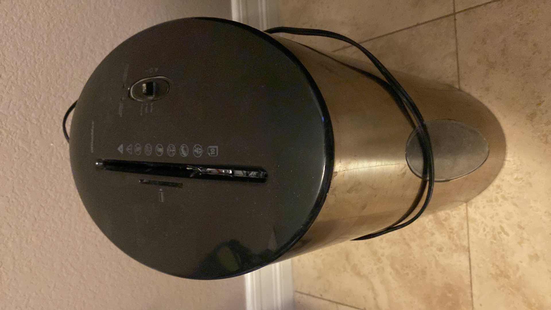 Photo 1 of OFFICE MAX PAPER SHREDDER