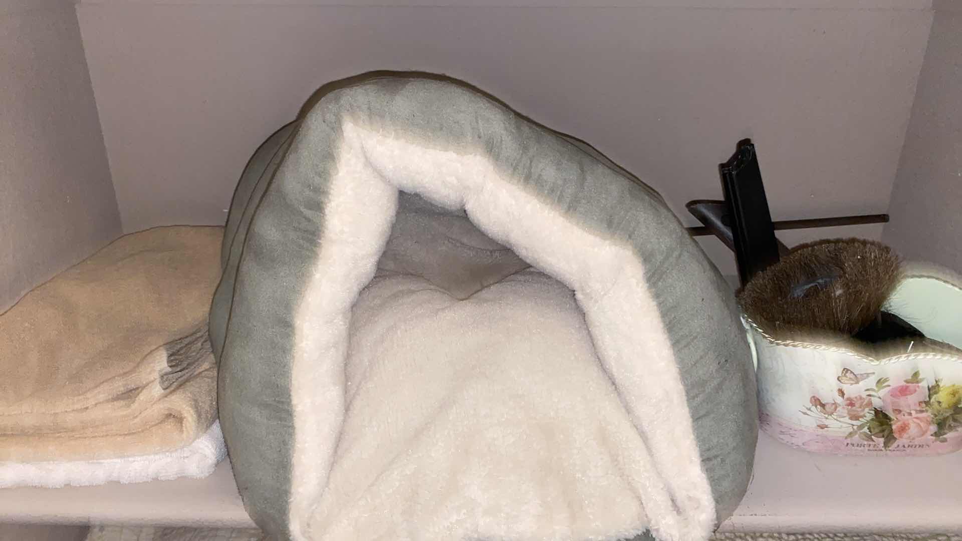 Photo 1 of CONTENTS OF HALL LINEN CABINET