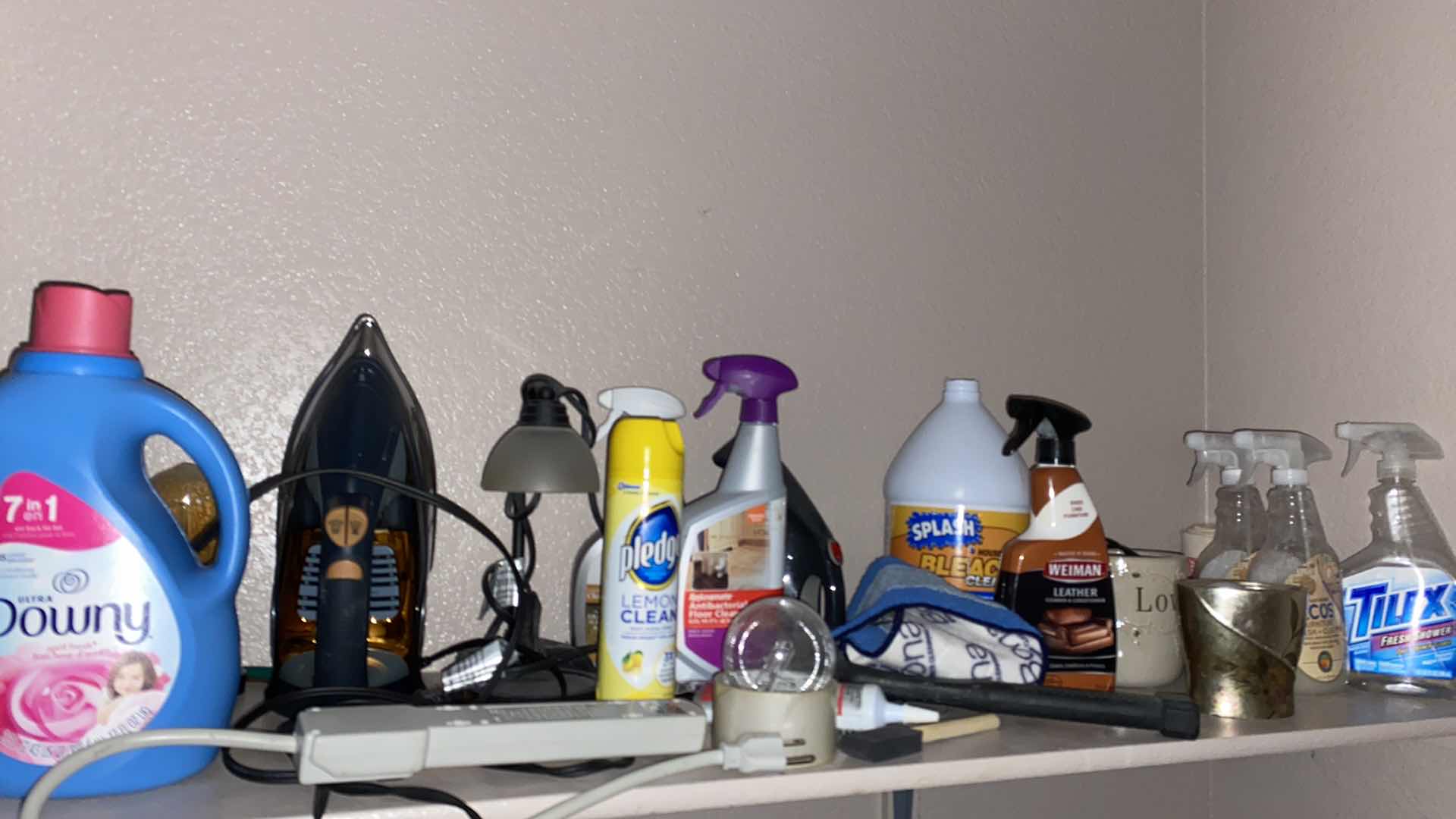 Photo 1 of CONTENTS SHELF OF LAUNDRY CLOSET