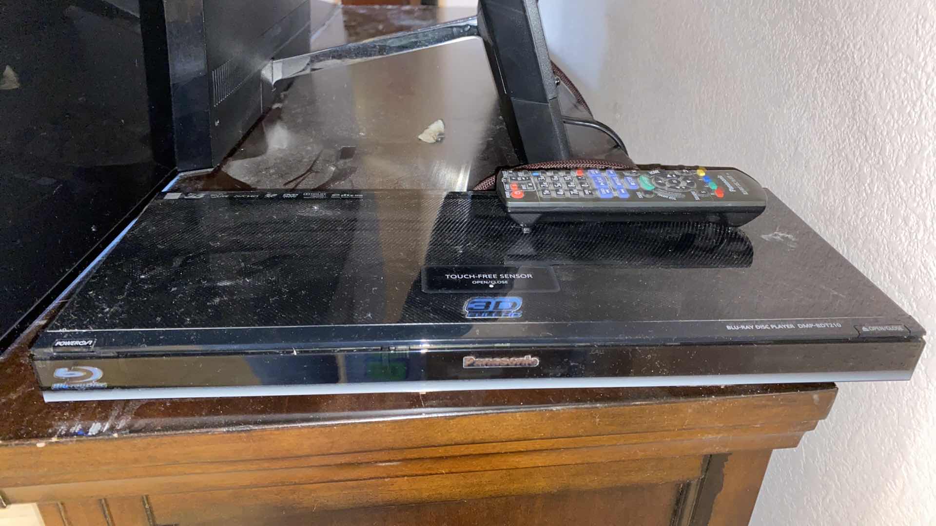 View 5 of SONY 56” TV WITH REMOTE AND PANASONIC BLUE RAY DISC PLAYER WITH REMOTE - BUYER TO DISASSEMBLE