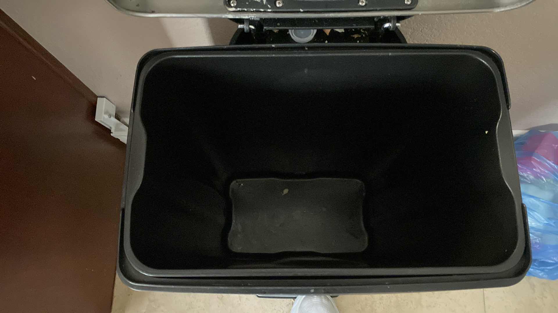 Photo 1 of TRAMONTINA KITCHEN TRASH CAN