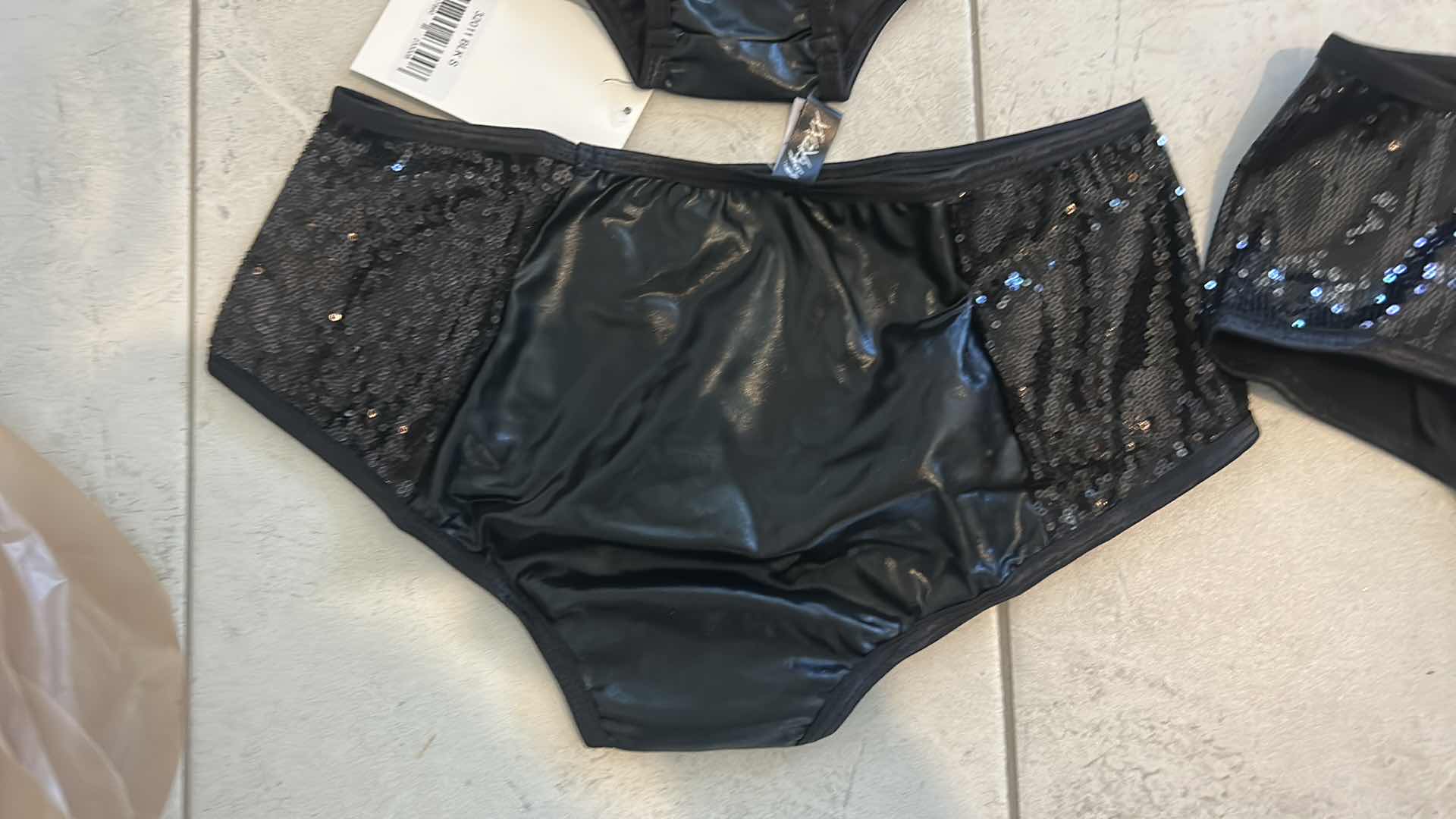 Photo 1 of 4 WOMENSWEAR- LA ROXX SIZE SMALL