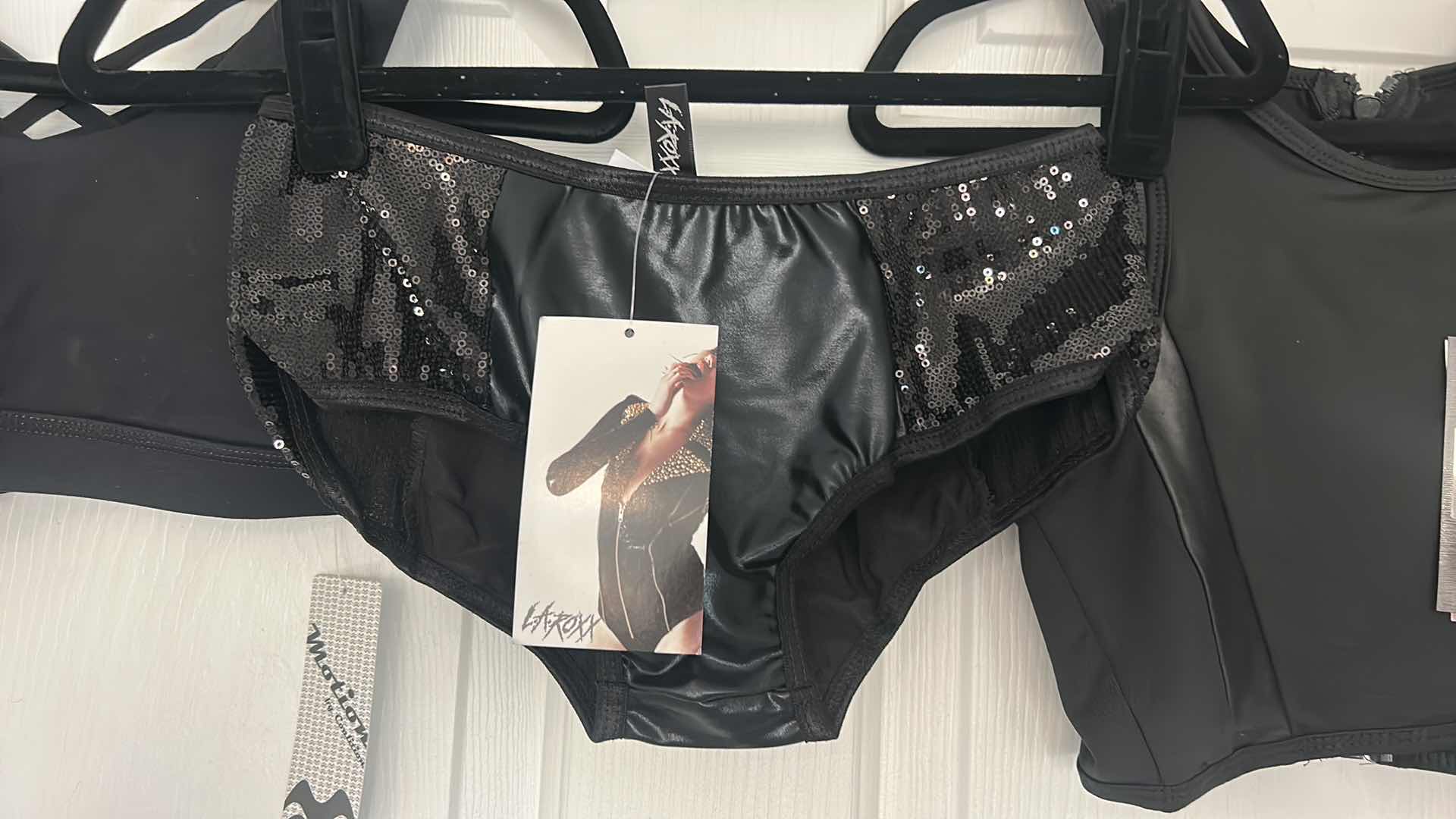 Photo 2 of 3 PC WOMENSWEAR BY MOTION AND LA ROXX SIZE XS