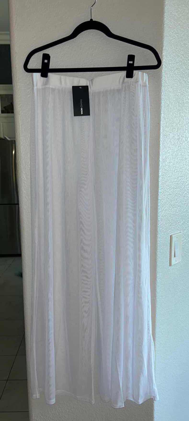 Photo 1 of 4 PC WOMENSWEAR BY FASHION NOVA SIZE 1X