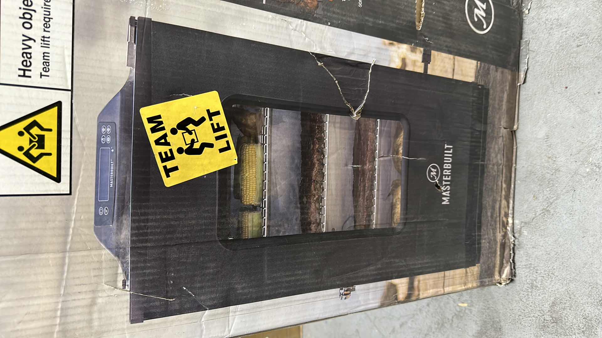 Photo 1 of MASTERBUILT 30" ELECTRIC BLUETOOTH SMOKER NIB