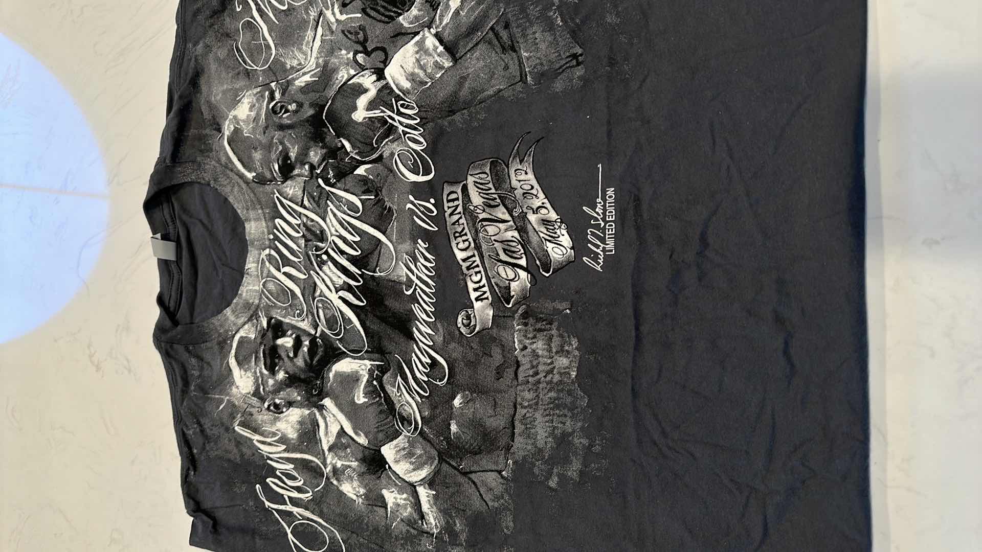 Photo 1 of FLOYD MAYWEATHER VS MIGUEL COTTO SHIRT M