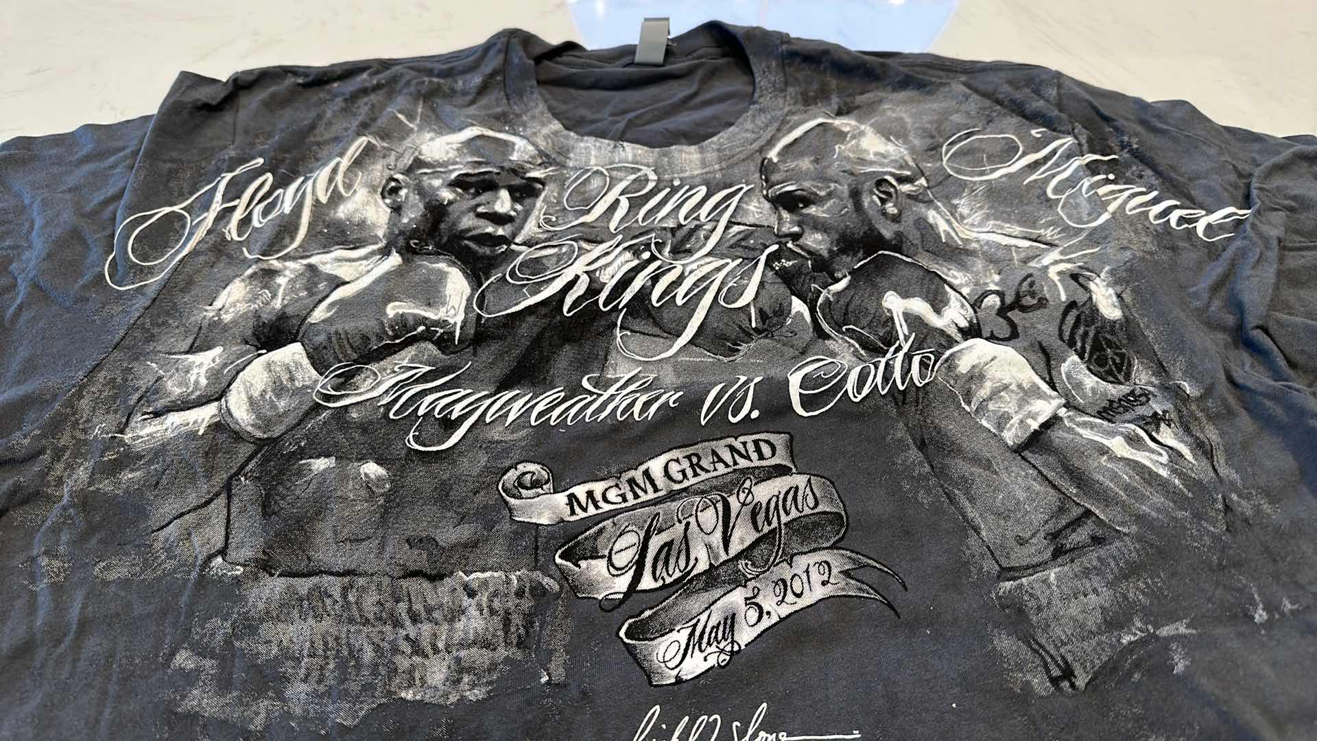 Photo 1 of FLOYD MAYWEATHER VS MIGUEL COTTO SHIRT L