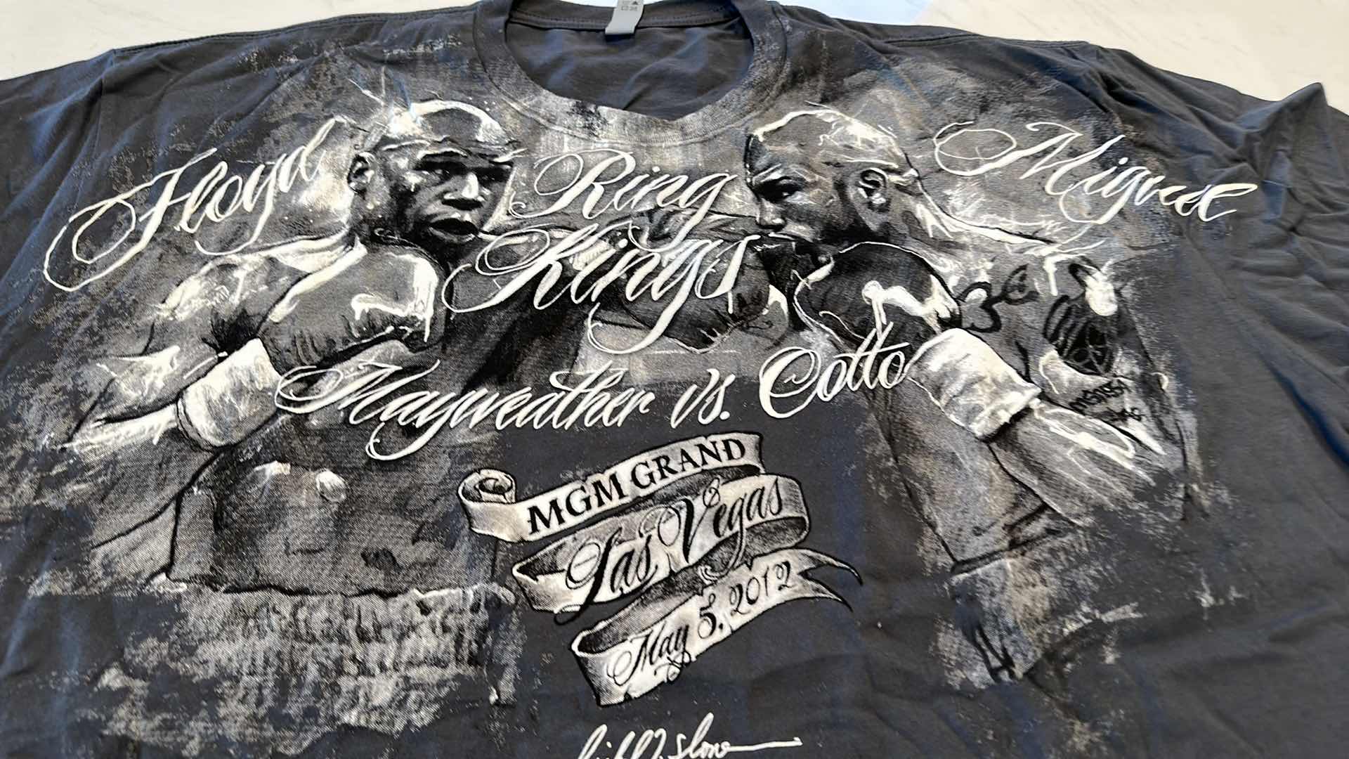Photo 1 of FLOYD MAYWEATHER VS MIGUEL COTTO SHIRT 2XL