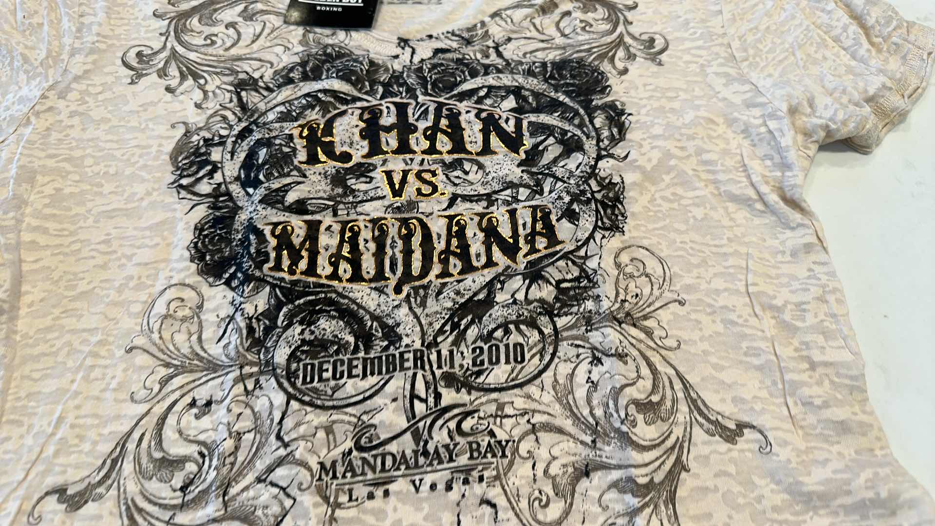 Photo 1 of LADIES KHAN VS MAIDANA SHIRT L