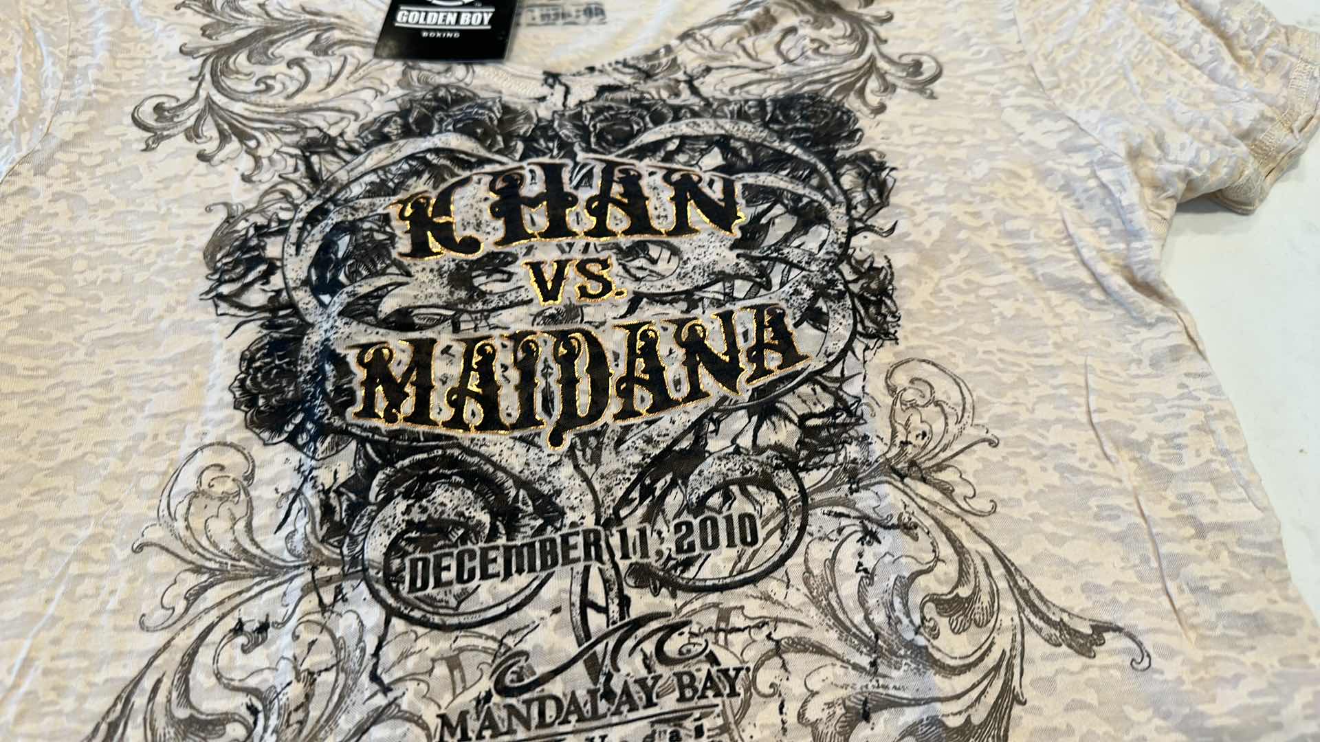 Photo 1 of LADIES KHAN VS MAIDANA SHIRT L