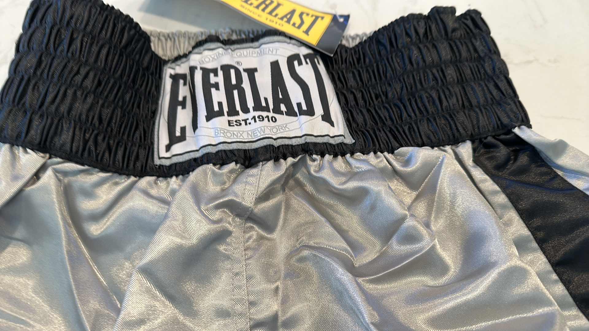 Photo 1 of EVERLAST BOXING TRUNKS LARGE