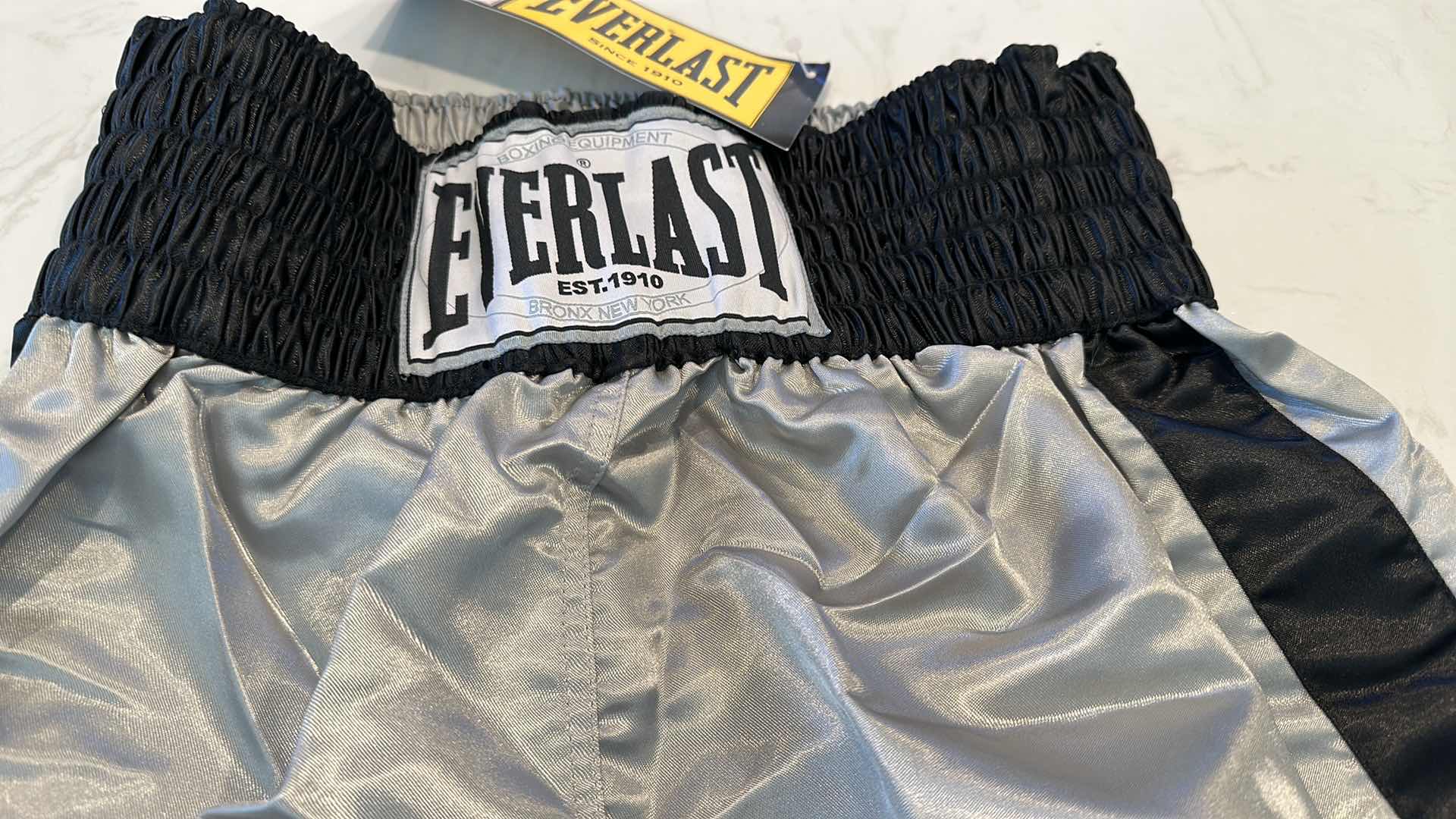 Photo 1 of EVERLAST BOXING TRUNKS LARGE
