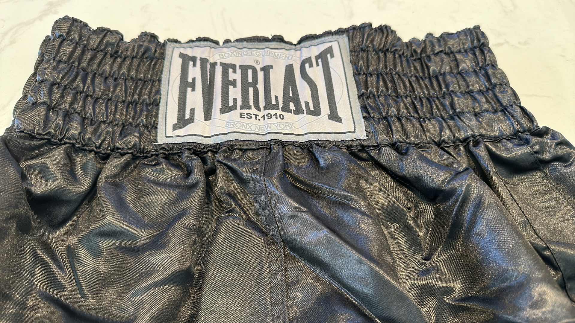 Photo 1 of EVERLAST BOXING TRUNKS MEDIUM
