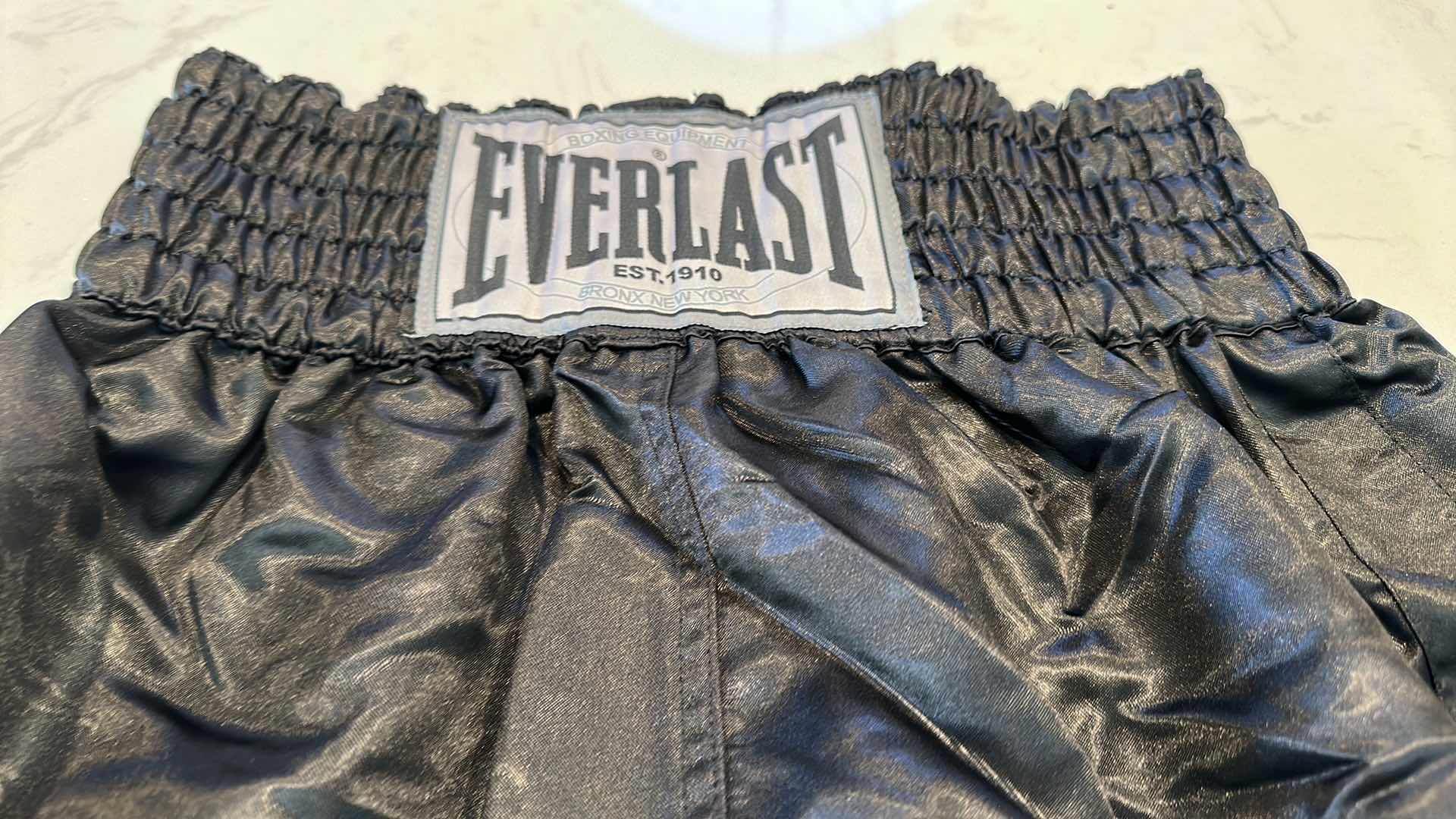 Photo 1 of EVERLAST BOXING TRUNKS MEDIUM