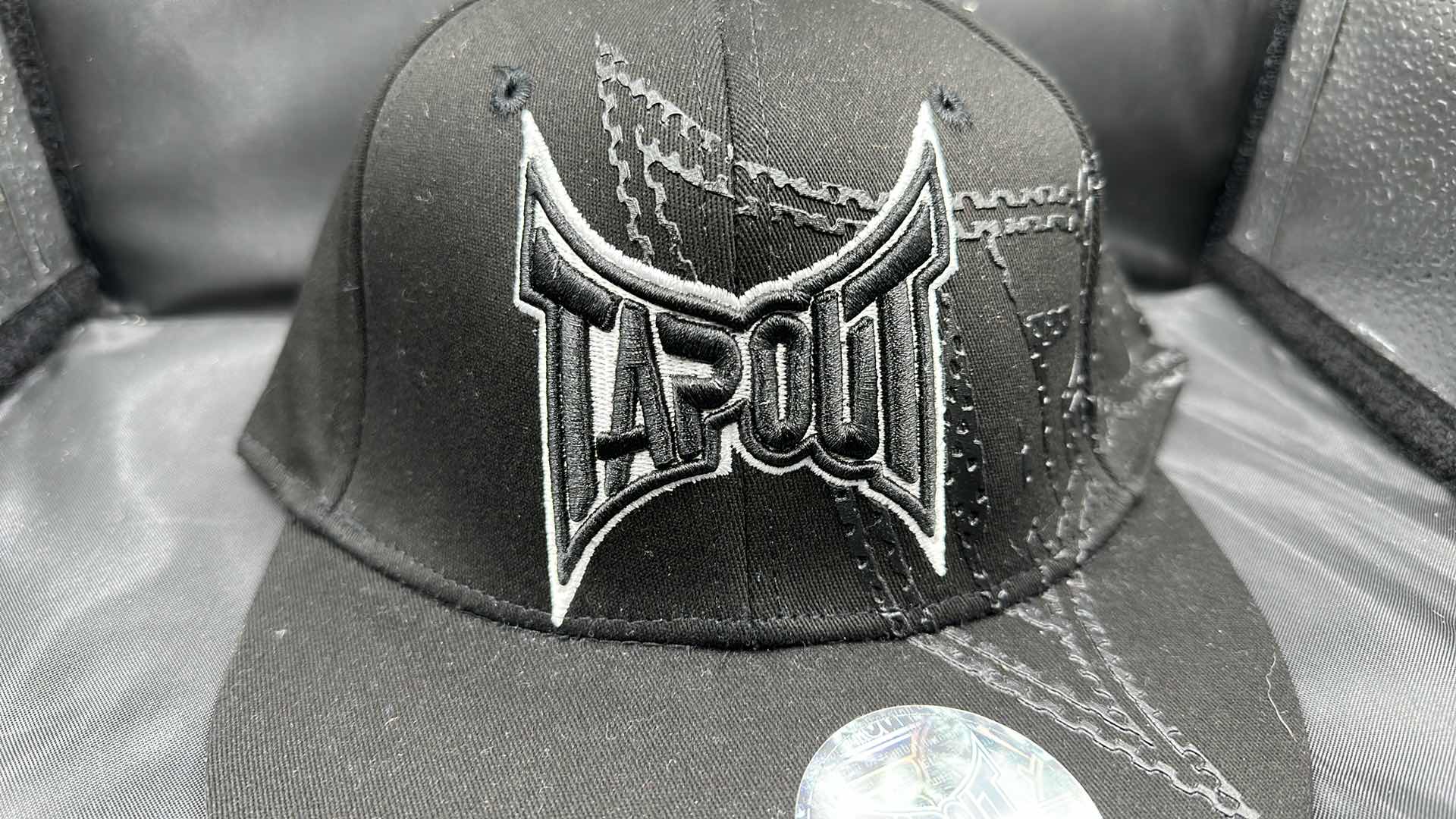 Photo 1 of TAPOUT HAT L/XL
