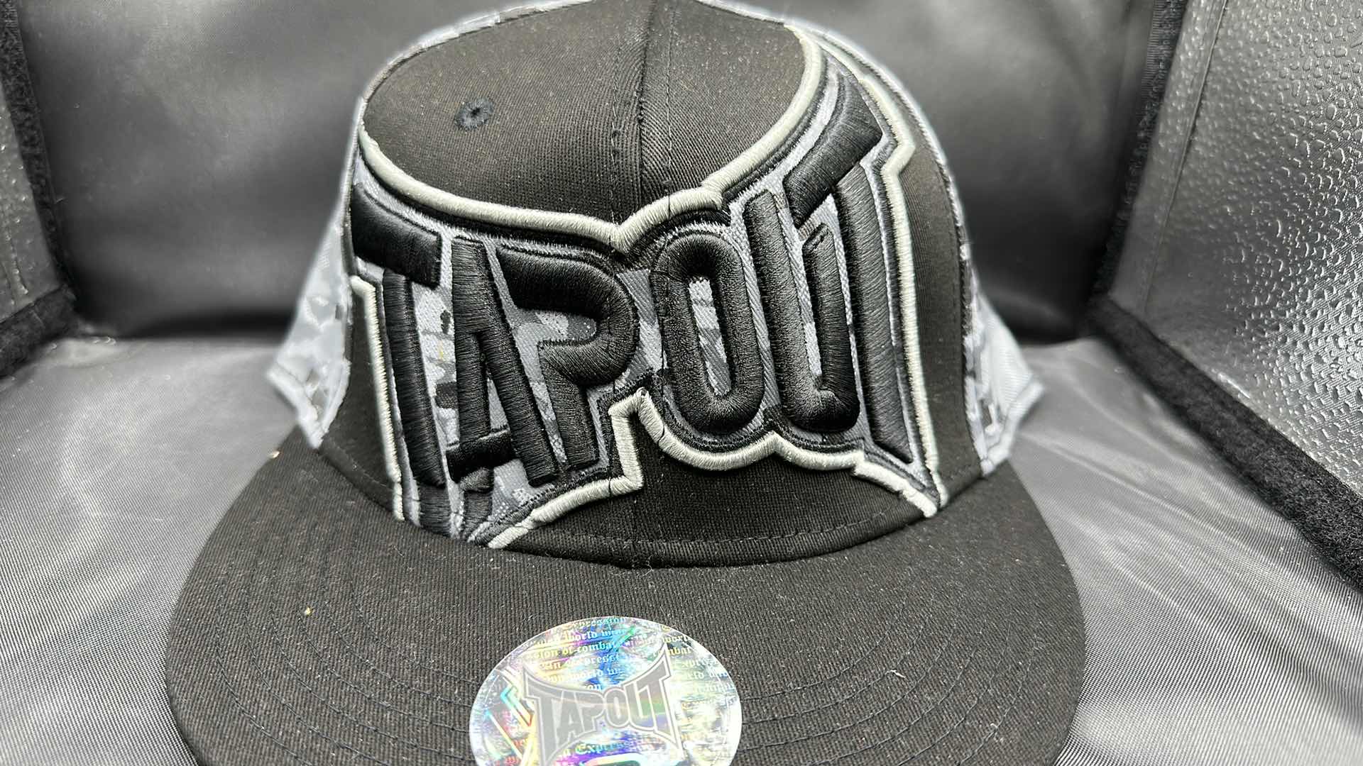 Photo 1 of TAPOUT HAT L/XL