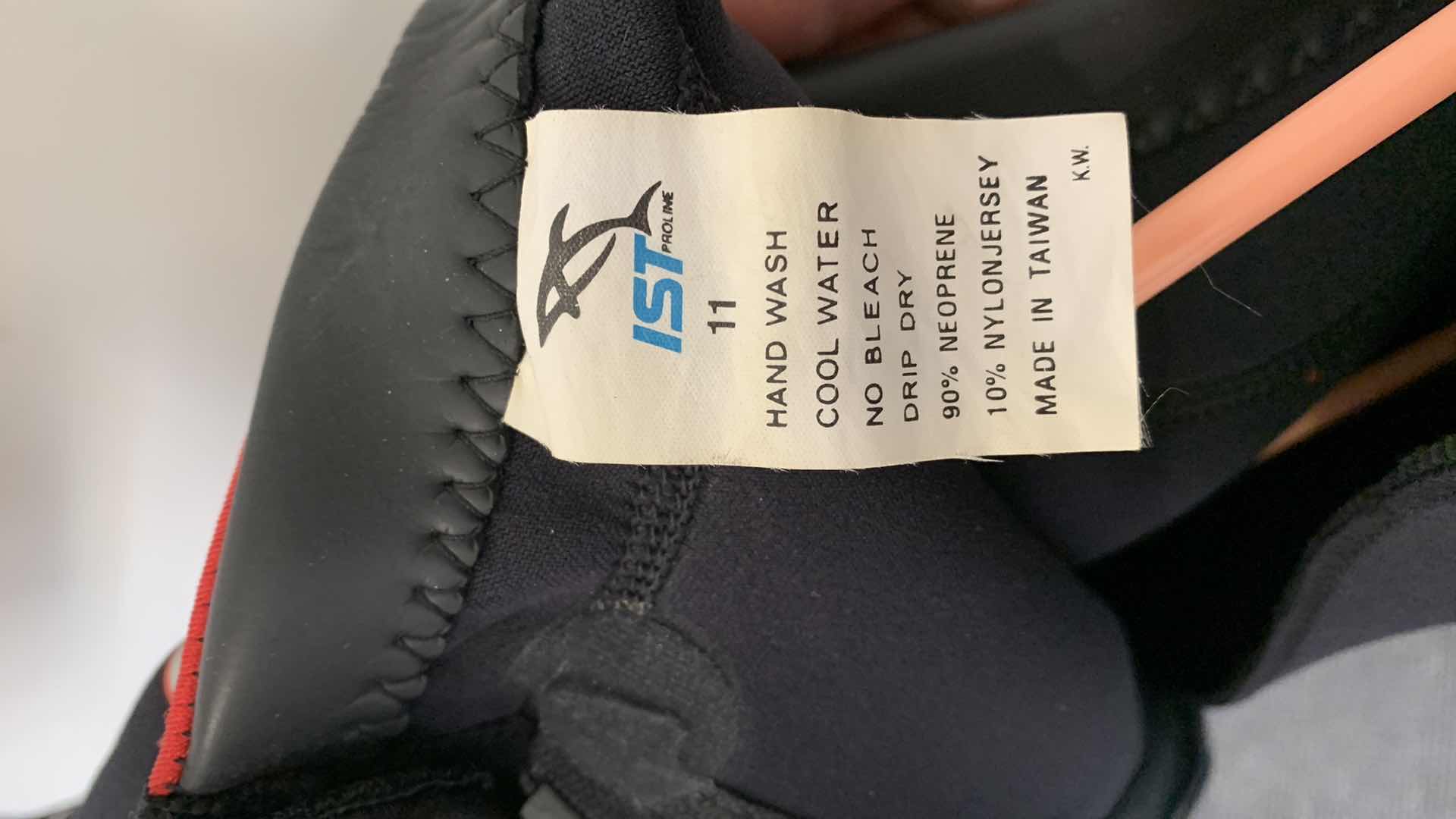 Photo 1 of IST PROLINE WOMENS SPRING SHORTY WETSUIT SIZE 11