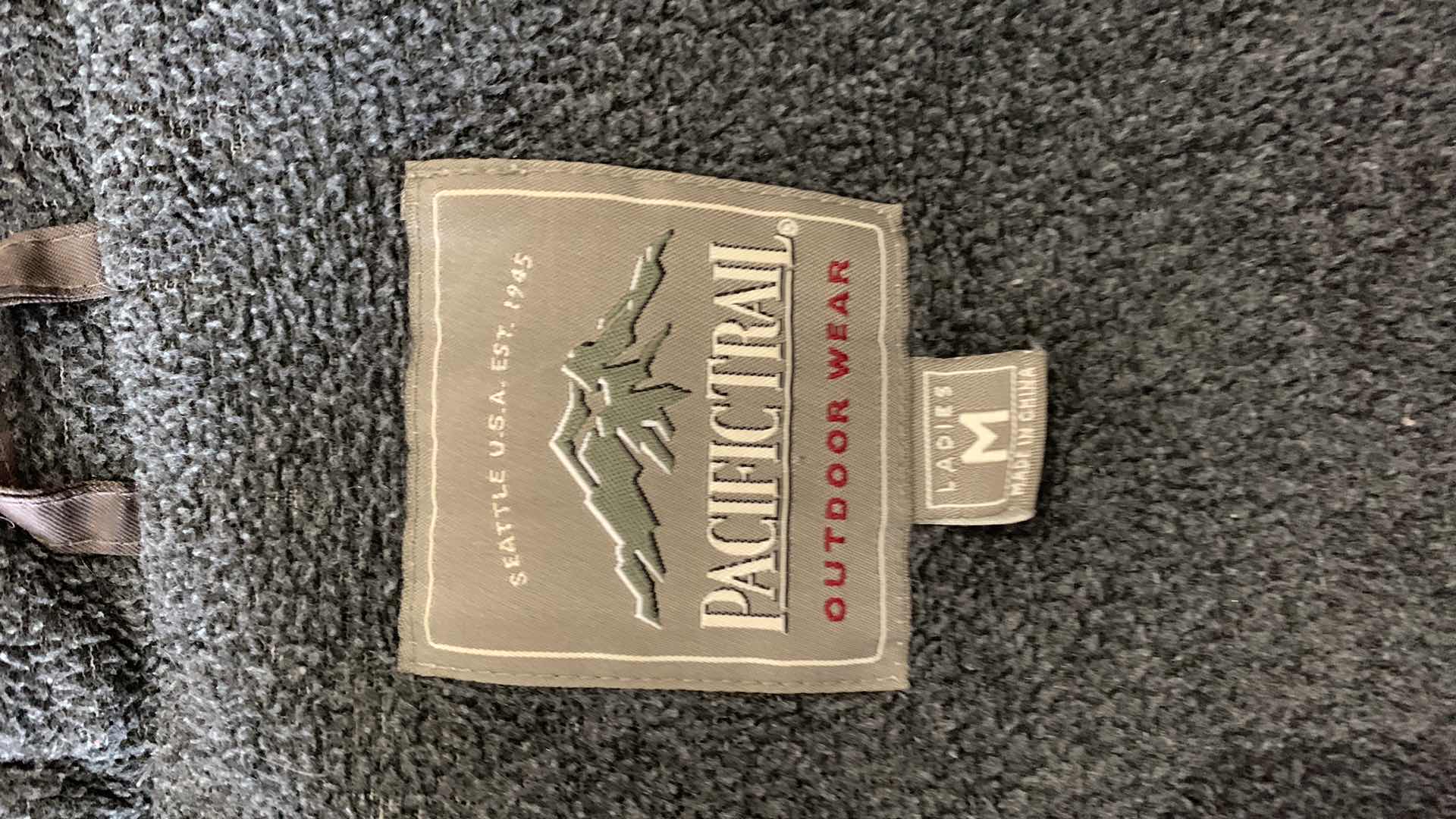 Photo 1 of PACIFIC TRAIL MENS WINTER JACKET SIZE MEDIUM