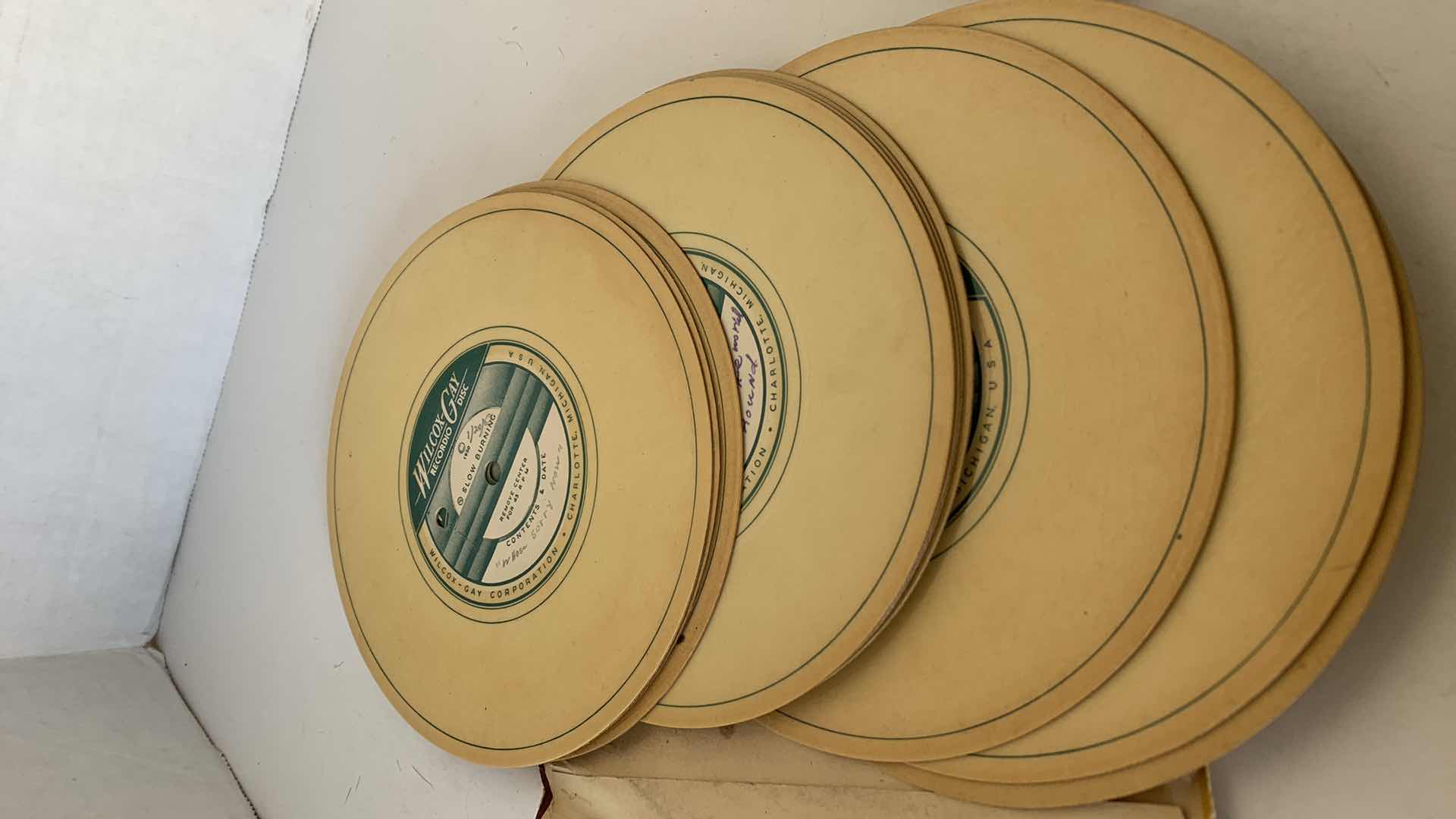 Photo 1 of VINTAGE 1948 WILCOX-GAY RECORDIO DISCS