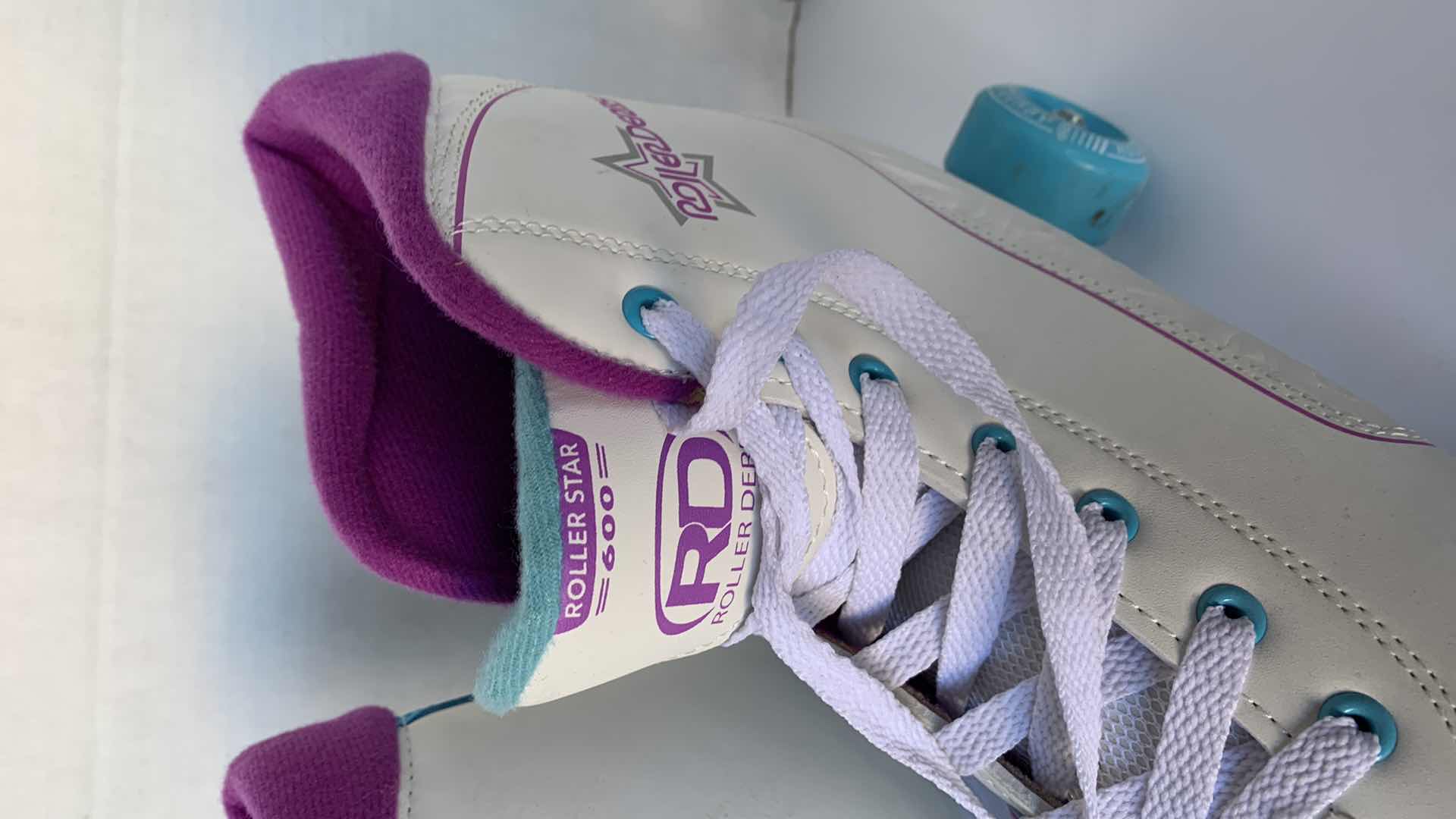 Photo 1 of ROLLER DERBY ROLLER STAR 600 LADIES ROLLER SKATES SIZE 10