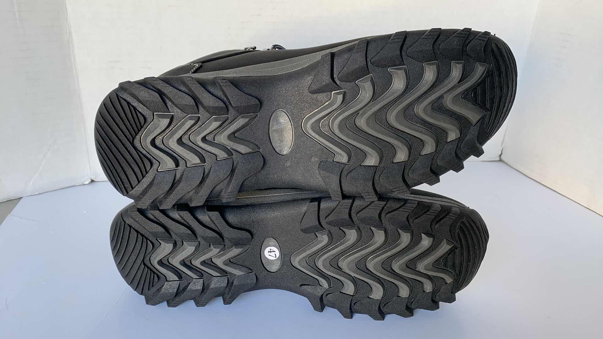 Photo 1 of TSIODFO MENS BLACK HIKING BOOTS SIZE 9