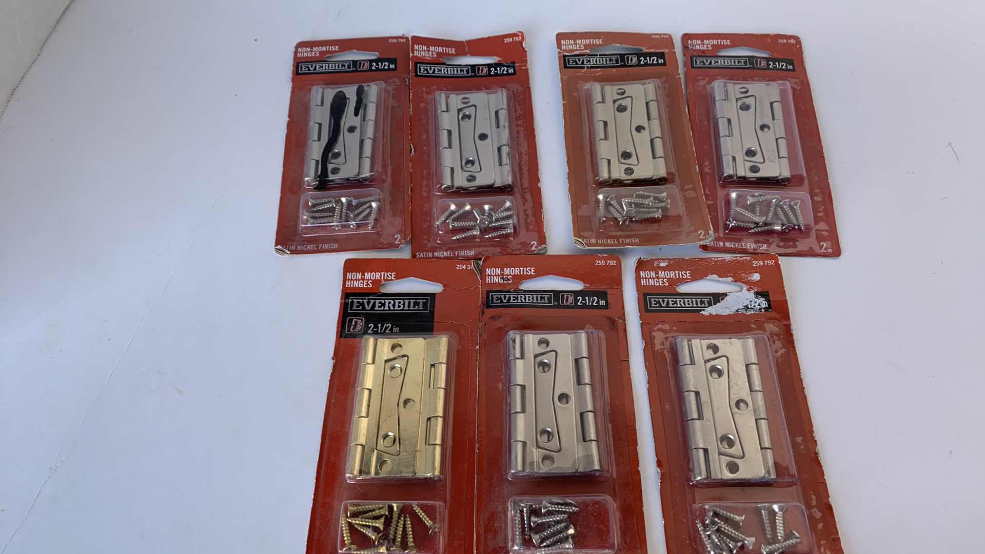 Photo 1 of SEVEN EVERBUILT HINGES 2 1/2"