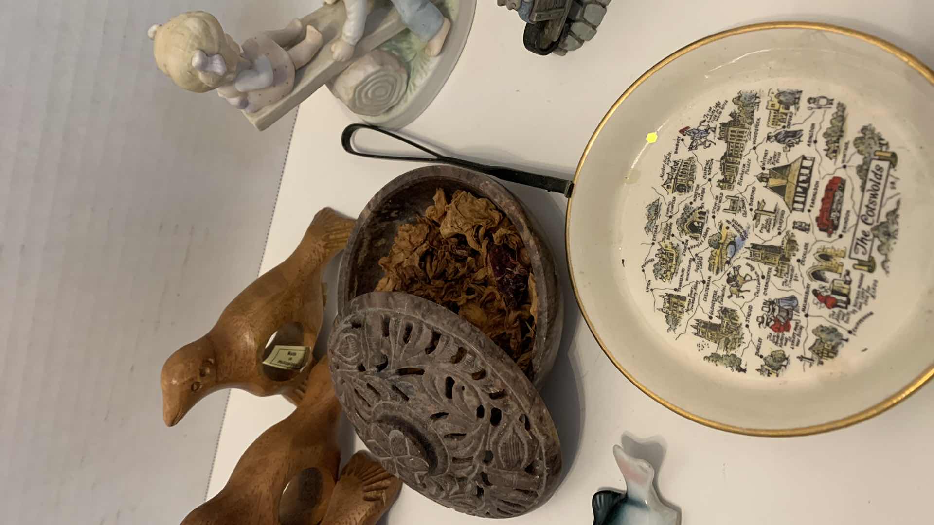 Photo 1 of TABLE WARE