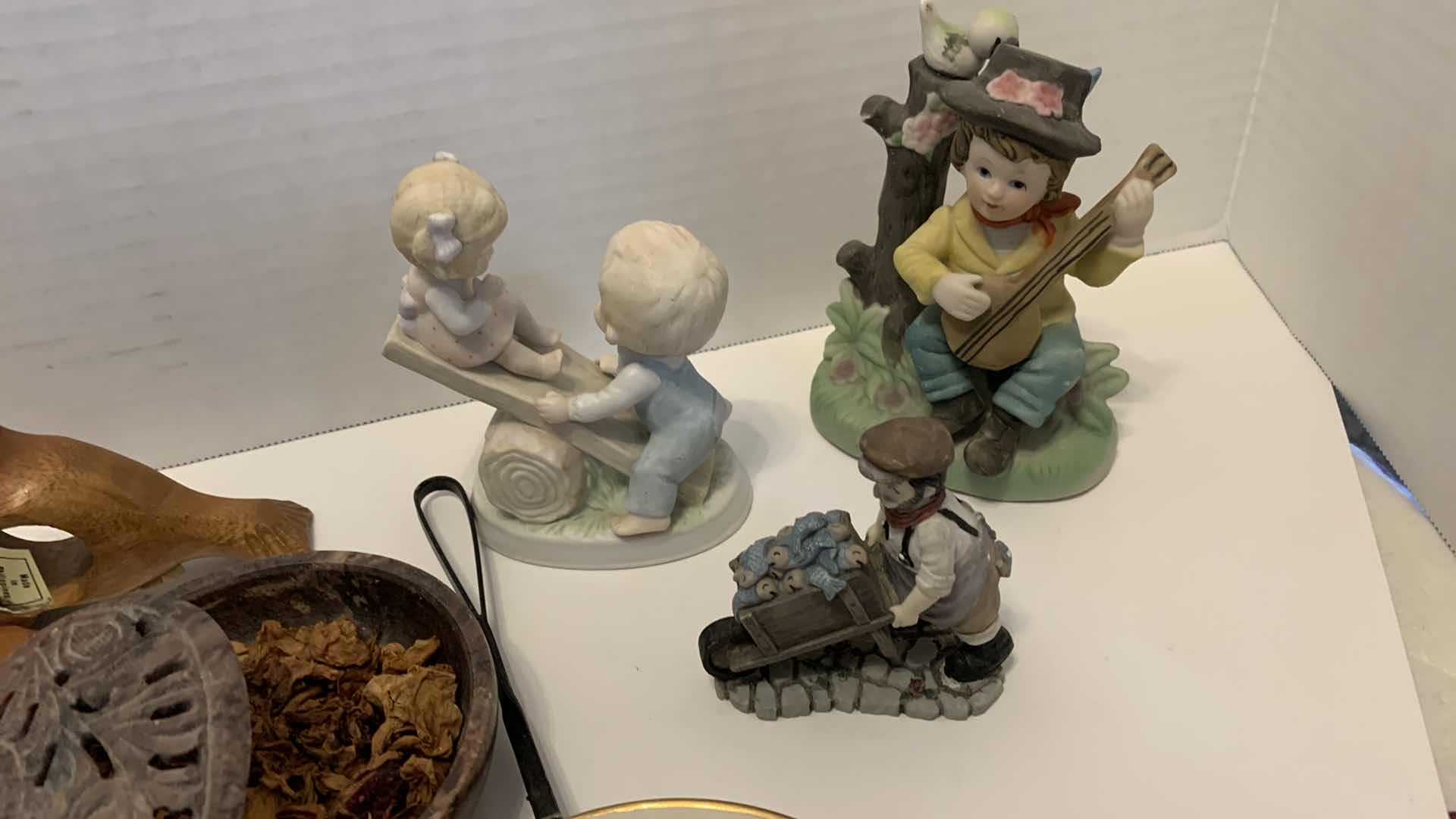 Photo 1 of TABLE WARE