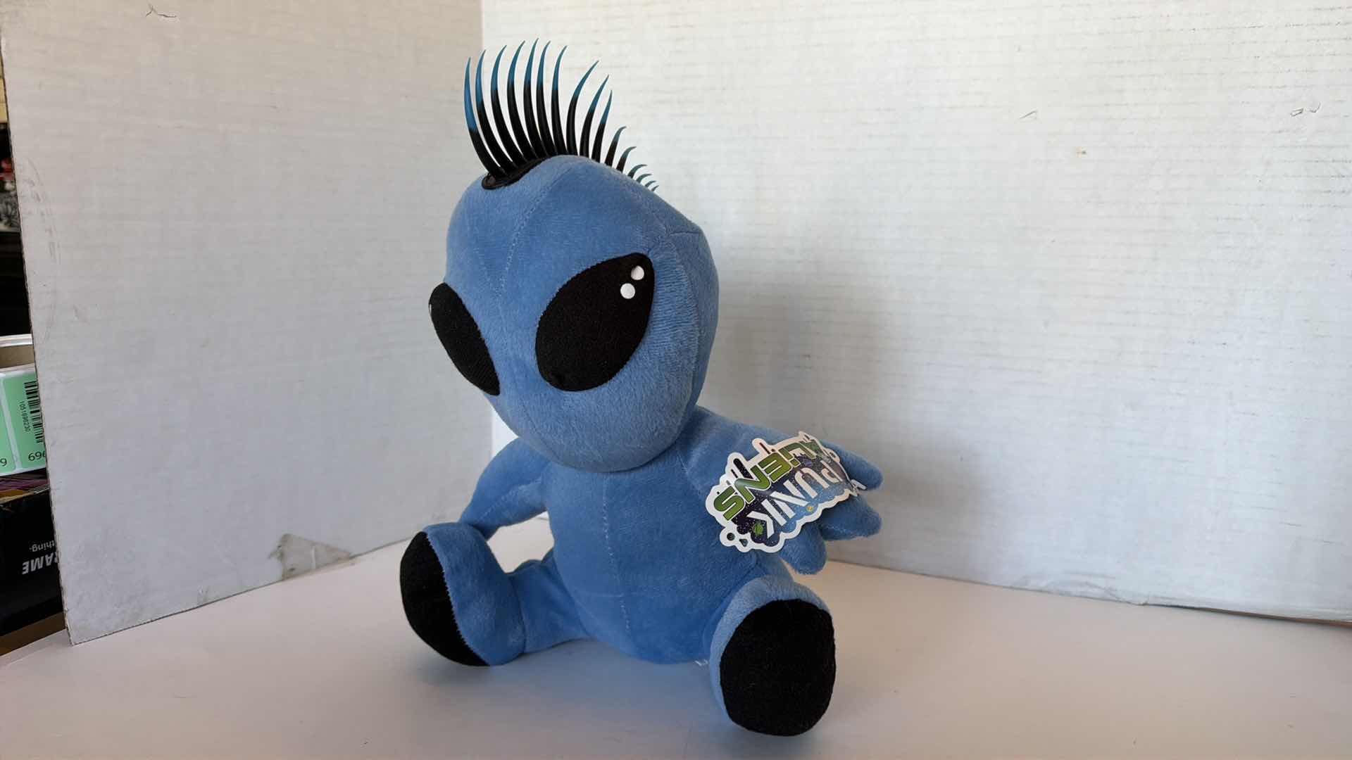 Photo 1 of 2- PILLOWFORT ALIEN SUIT