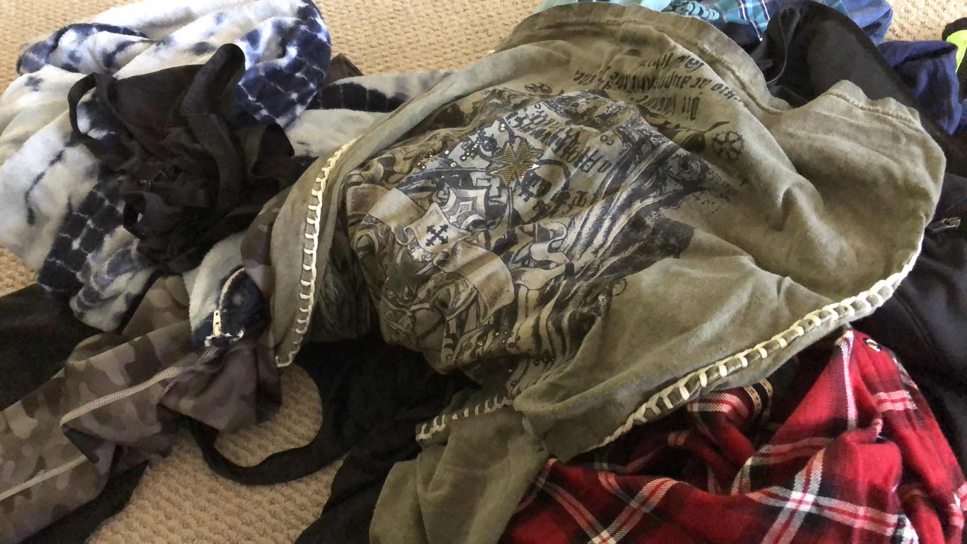 Photo 1 of CONTENTS OF BAG ZIP UP JACKETS PLAID SHIRTS ASSORTED SIZES
