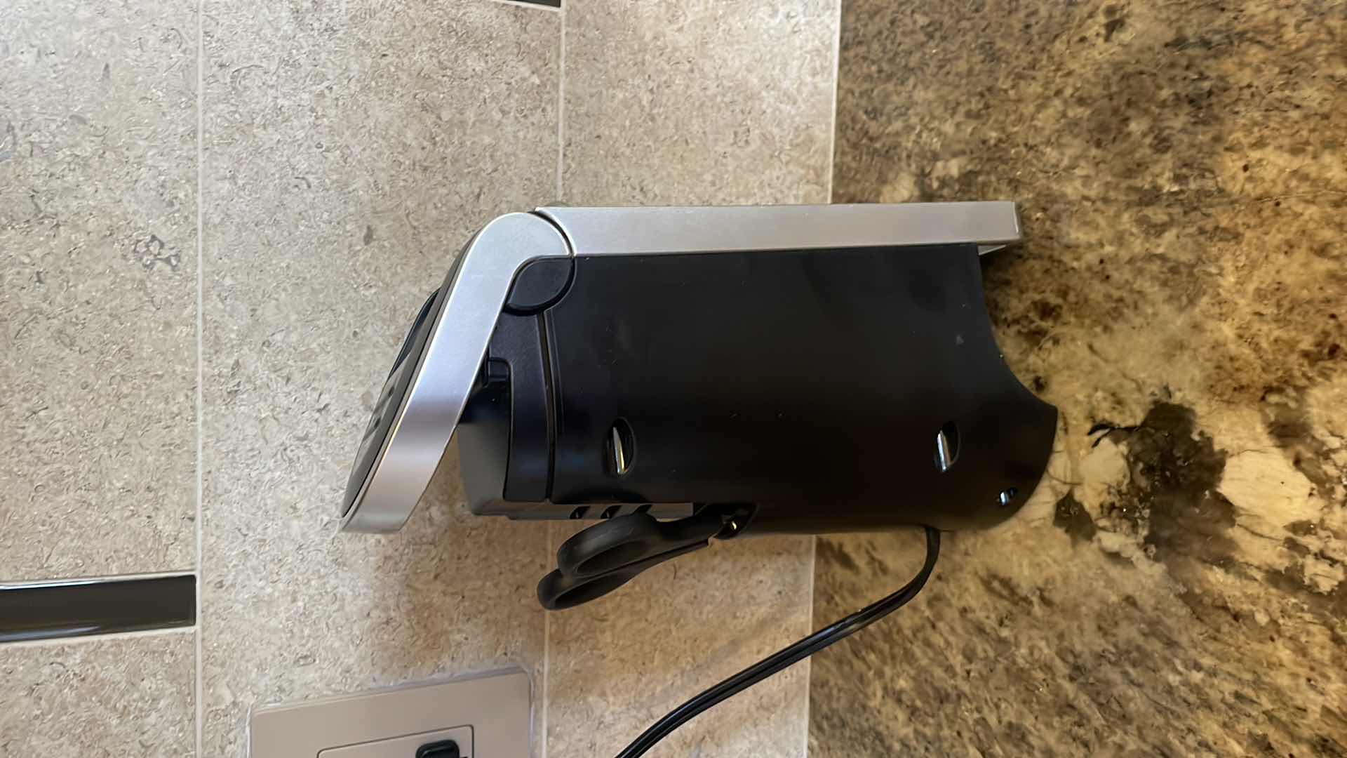 Photo 1 of HAMILTON BEACH ELECTRIC CAN OPENER