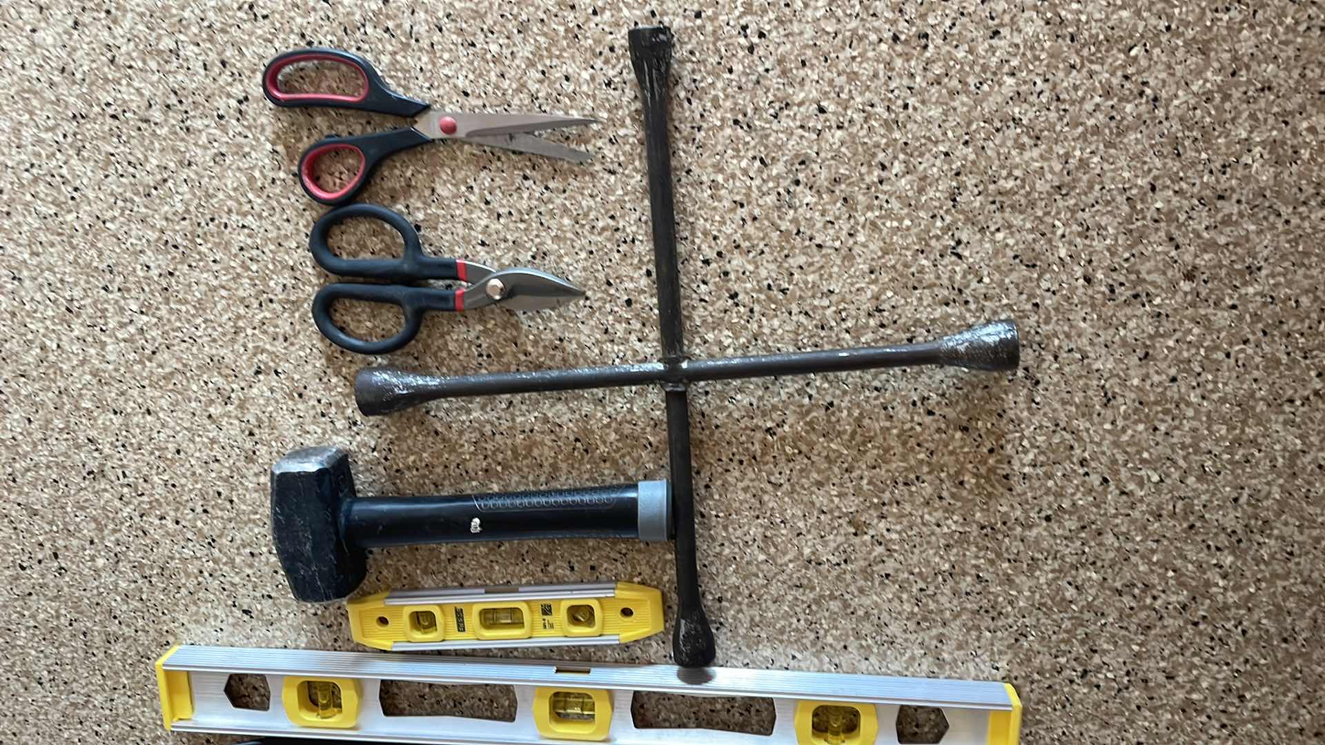 Photo 3 of 2' LEVEL, TORPEDO LEVEL,  PRY BAR, SINGLE JACK, SHEARS, TIRE STAR