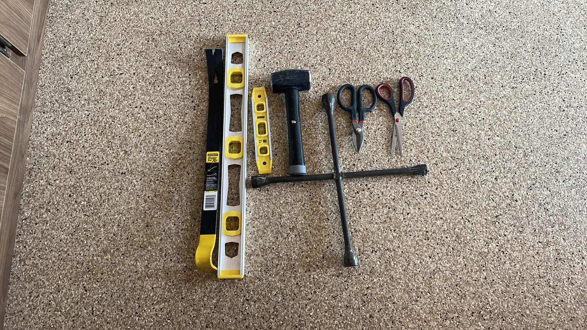 Photo 1 of 2' LEVEL, TORPEDO LEVEL,  PRY BAR, SINGLE JACK, SHEARS, TIRE STAR