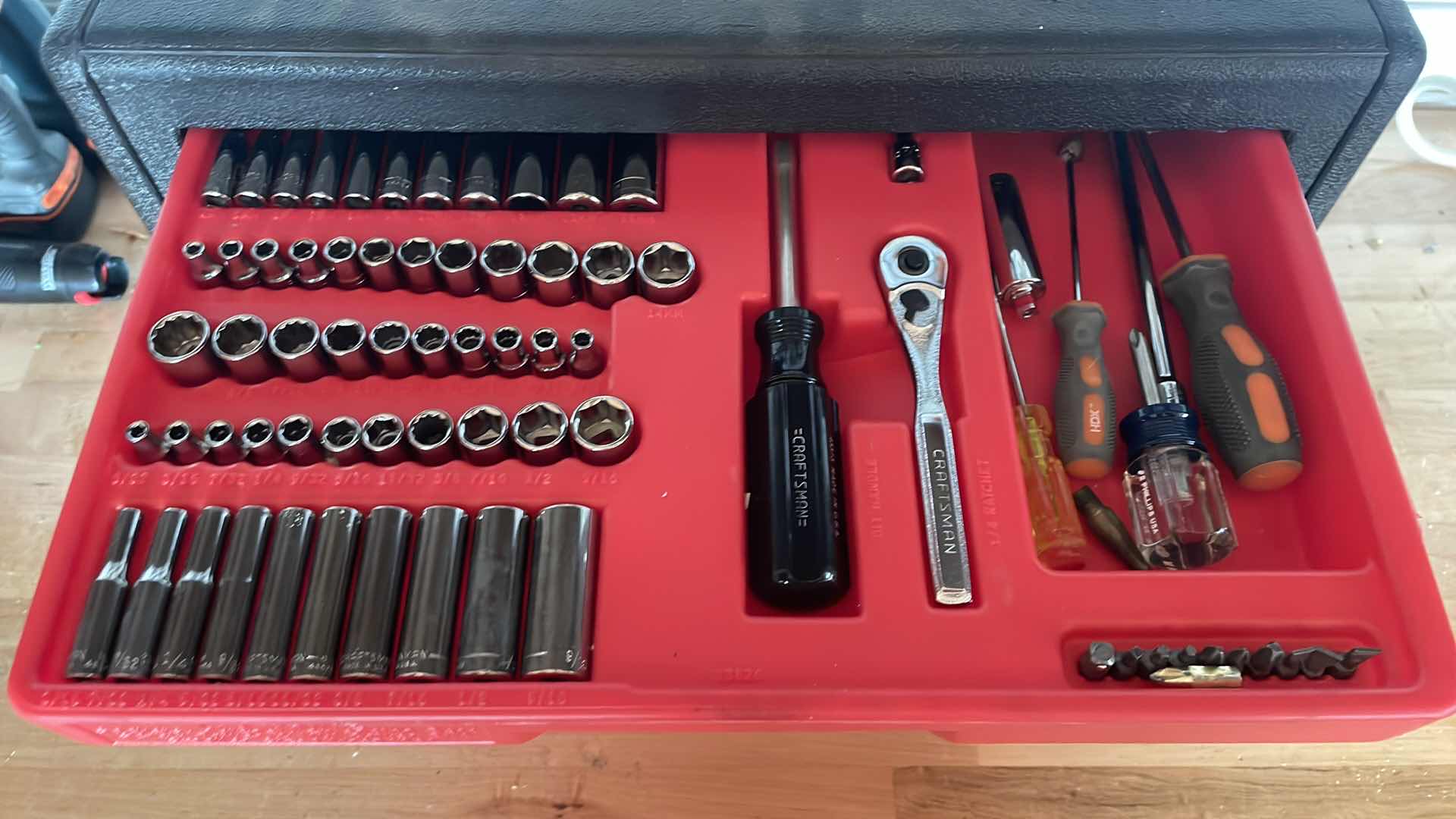 Photo 1 of CRAFTSMAN FOUR DRAWER TOOLBOX WITH TOOLS