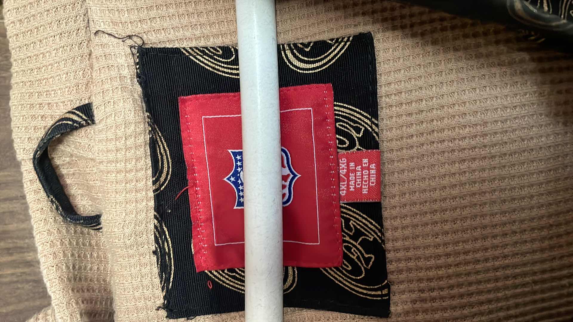 Photo 1 of SAN FRANCISCO 49ERS ZIP HOODIE SIZE 4XL