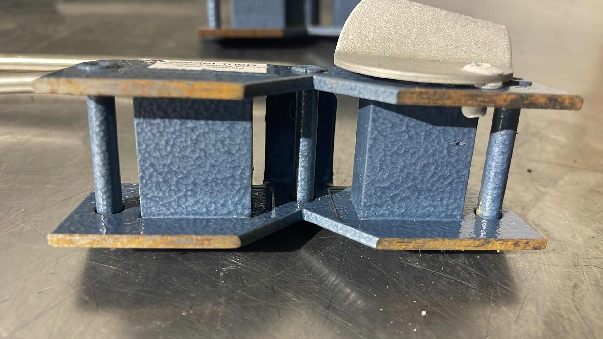 Photo 3 of CULLEN-LEGOIS 100B MAGNETIC
DIAL INDICATOR HOLDER W/SS MOUNTING
ROD (8)