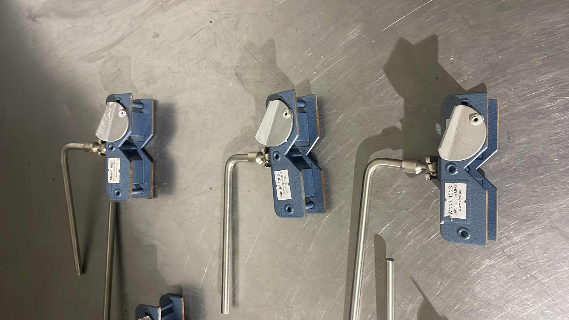 Photo 2 of CULLEN-LEGOIS 100B MAGNETIC
DIAL INDICATOR HOLDER W/SS MOUNTING
ROD (8)