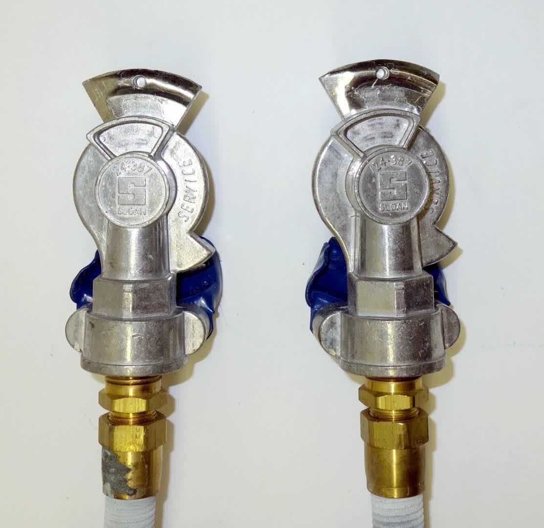 Photo 1 of AIRLINE JUMPER 15 FOOT COILED SERVICE AIR LINE HOSE WITH GLAD HANDS