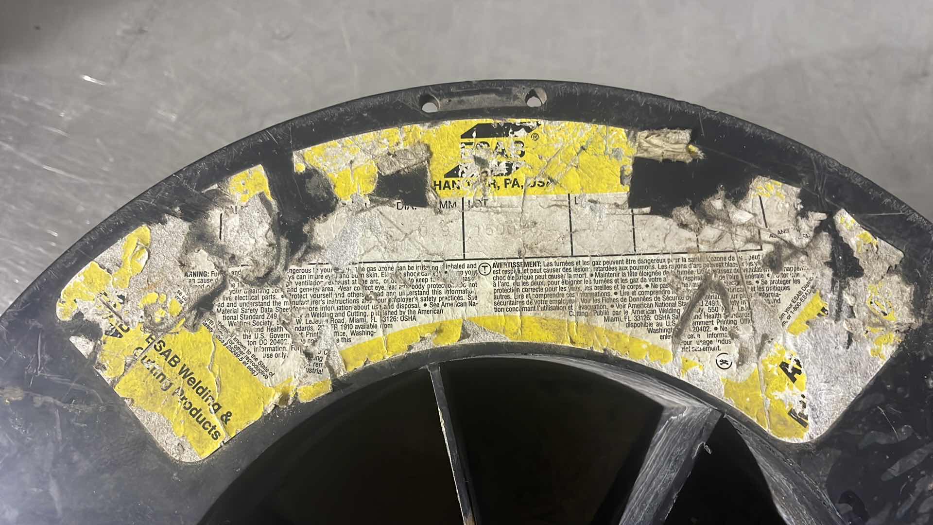 Photo 1 of ESAB WELDING WIRE UNKNOWN SIZE AND TYPE WEIGHS 17.7LBS. POSSIBLY ALUMINUM