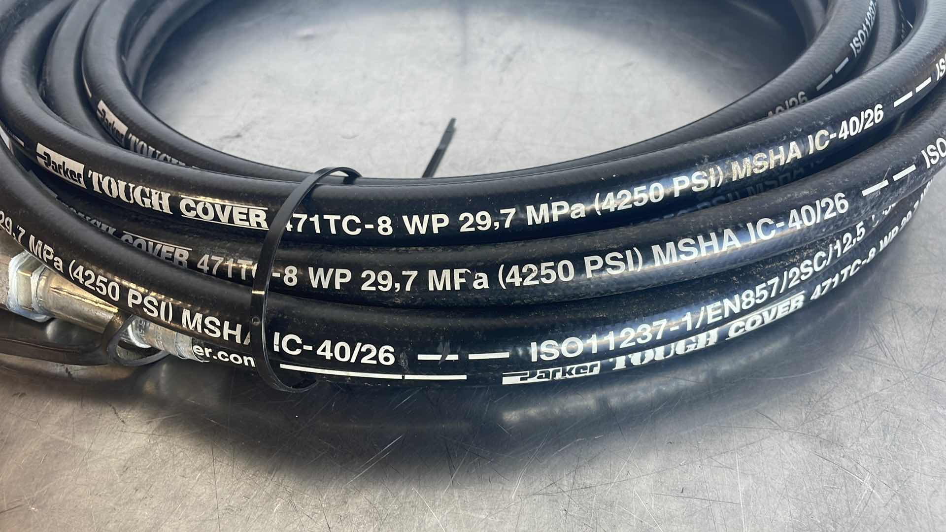 Photo 1 of PARKER TOUGH COVER  471TC-8 WP29 4250 PSI HYDRAULIC HOSE
