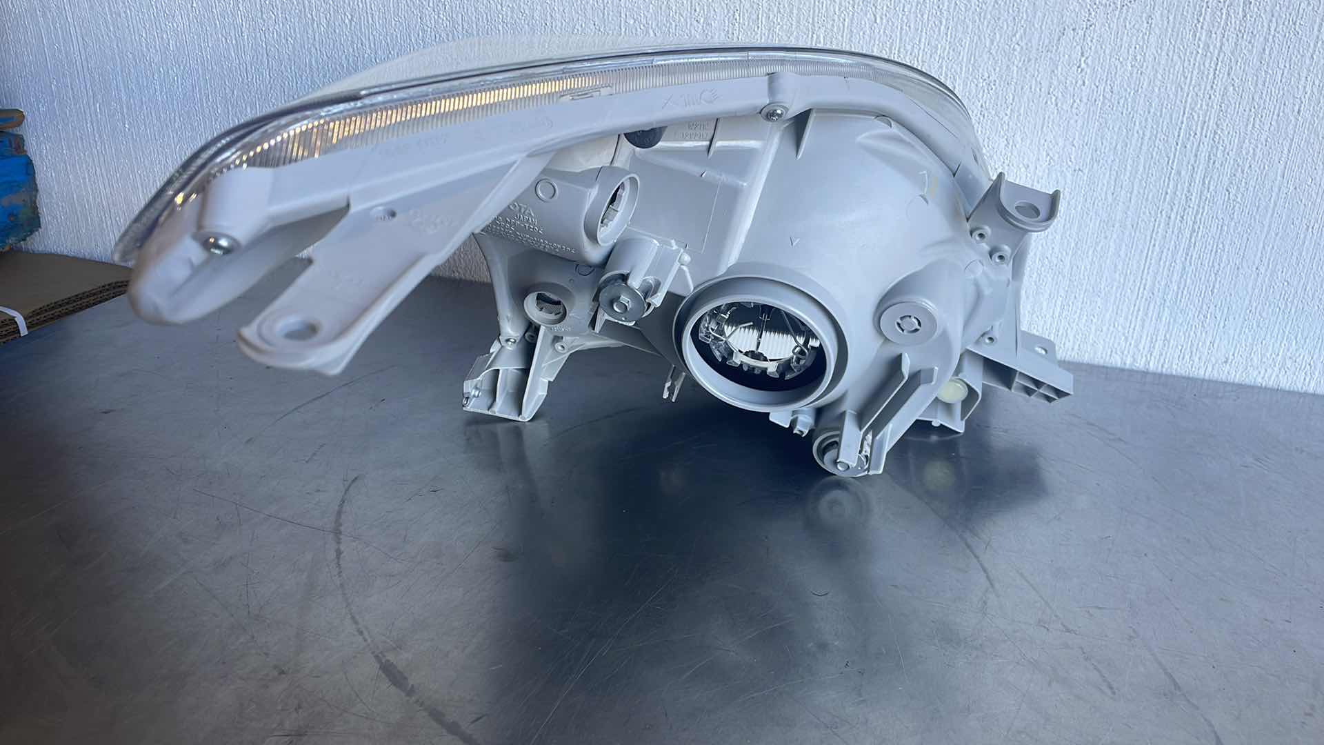 View 5 of GENUINE TOYOTA LEXAS 81170-6A051 HEAD LAMP DRIVERS SIDE