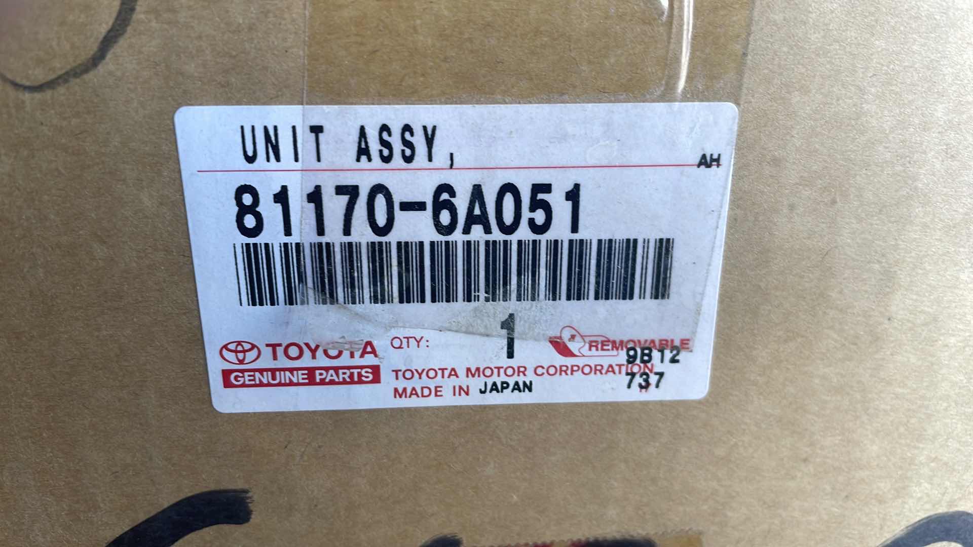 View 3 of GENUINE TOYOTA LEXUS 81170-6A051 HEAD LAMP DRIVERS SIDE
