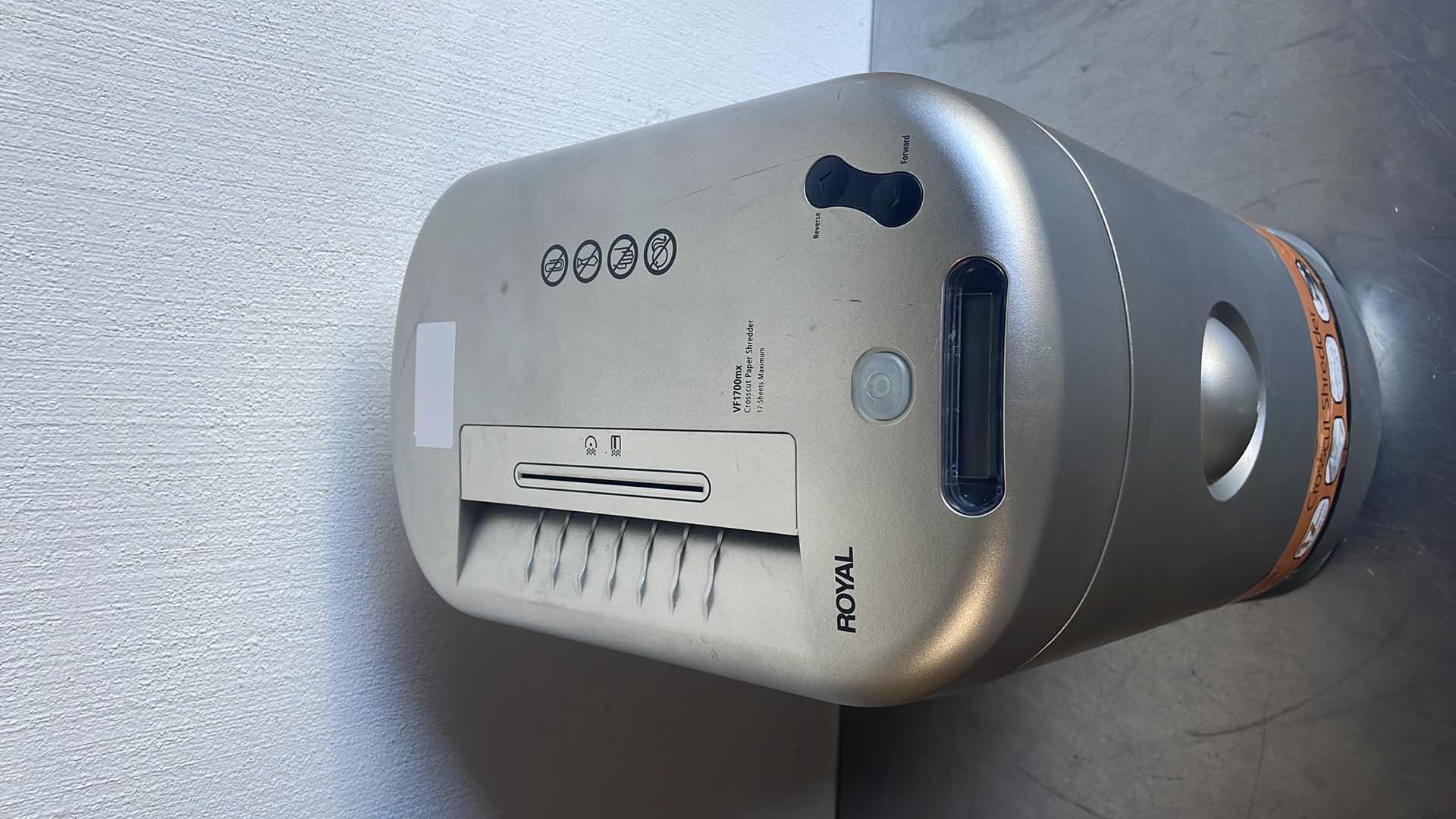 Photo 1 of ROYAL CROSSCUT SHREDDER HEAVYDUTY VF1700MX