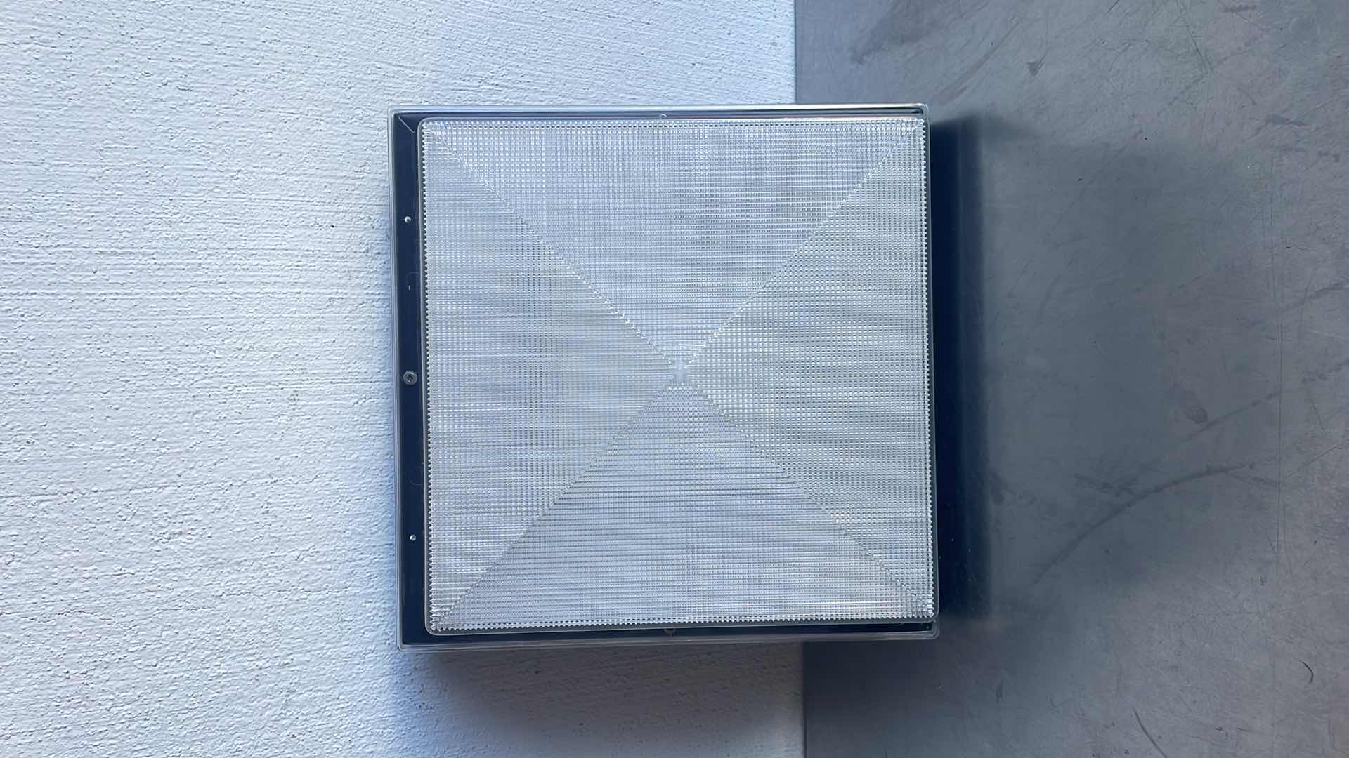 Photo 1 of LUMINAIRE LED LVP1212 NODIM 25W 40K MVOLT CLP BLK 12 x 12 Surface Mount
