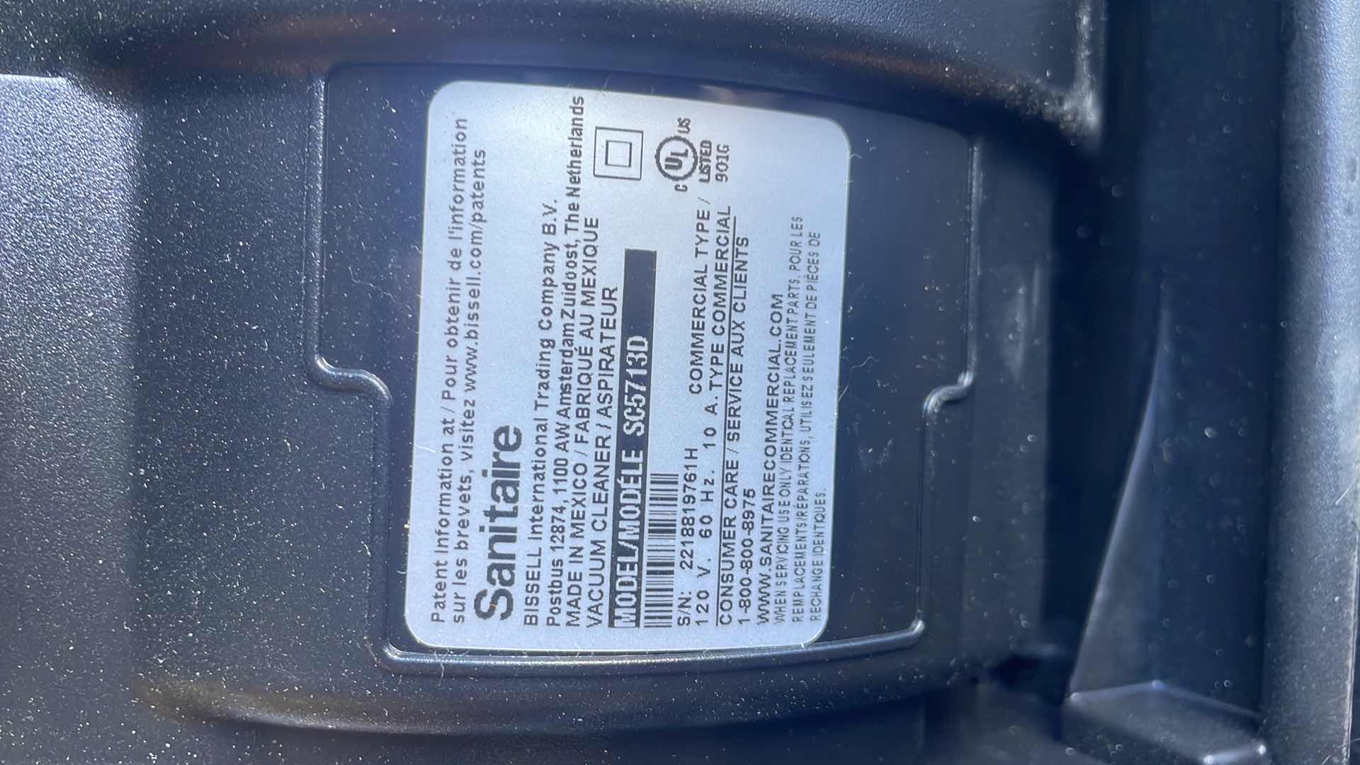 Photo 4 of SANITAIRE FORCE UPRIGHT COMMERCIAL VACUUM SC5713D BLACK