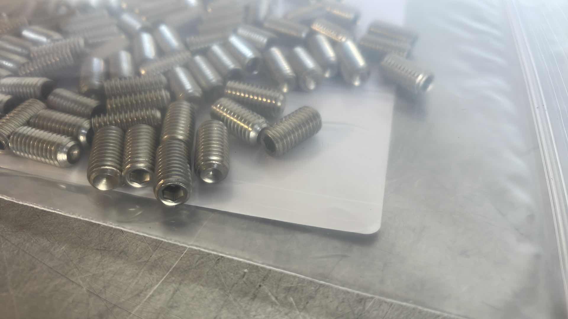 Photo 1 of M8 X 16 SETSCREW (140)