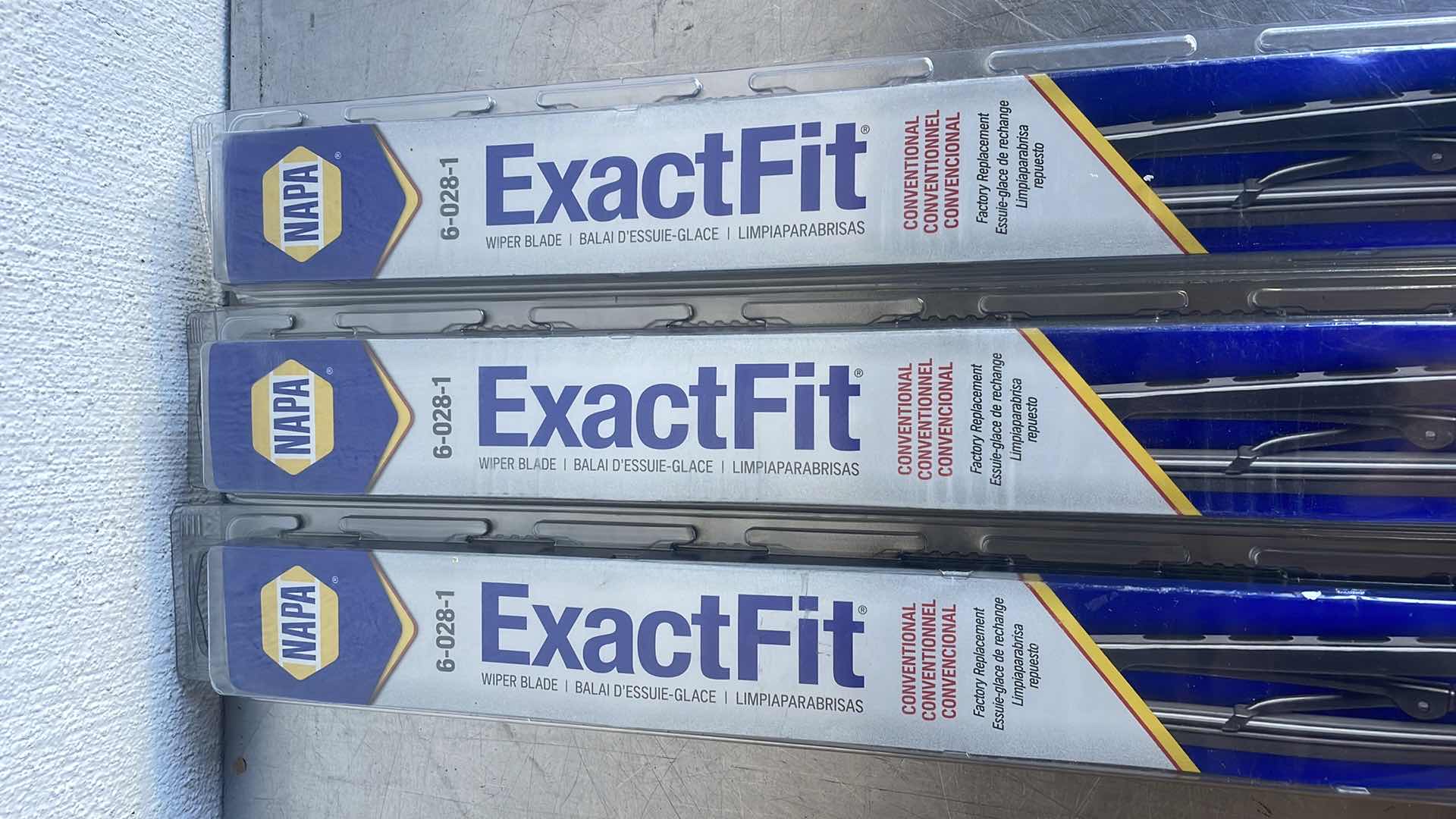 Photo 1 of NAPA EXACT FIT BEAM WIPER BLADE 28 IN
6-028-1 (3)