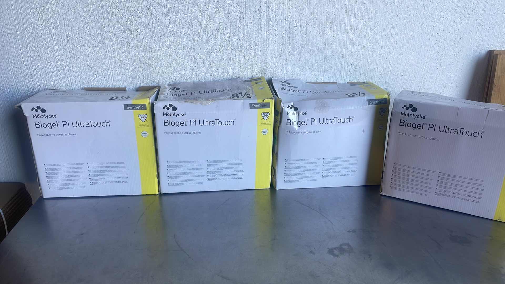 Photo 1 of MÖLNLYCKE®
BIOGEL® PI ULTRATOUCH®
POLYISOPRENE SURGICAL GLOVES SIZE 8-1/2 (200)