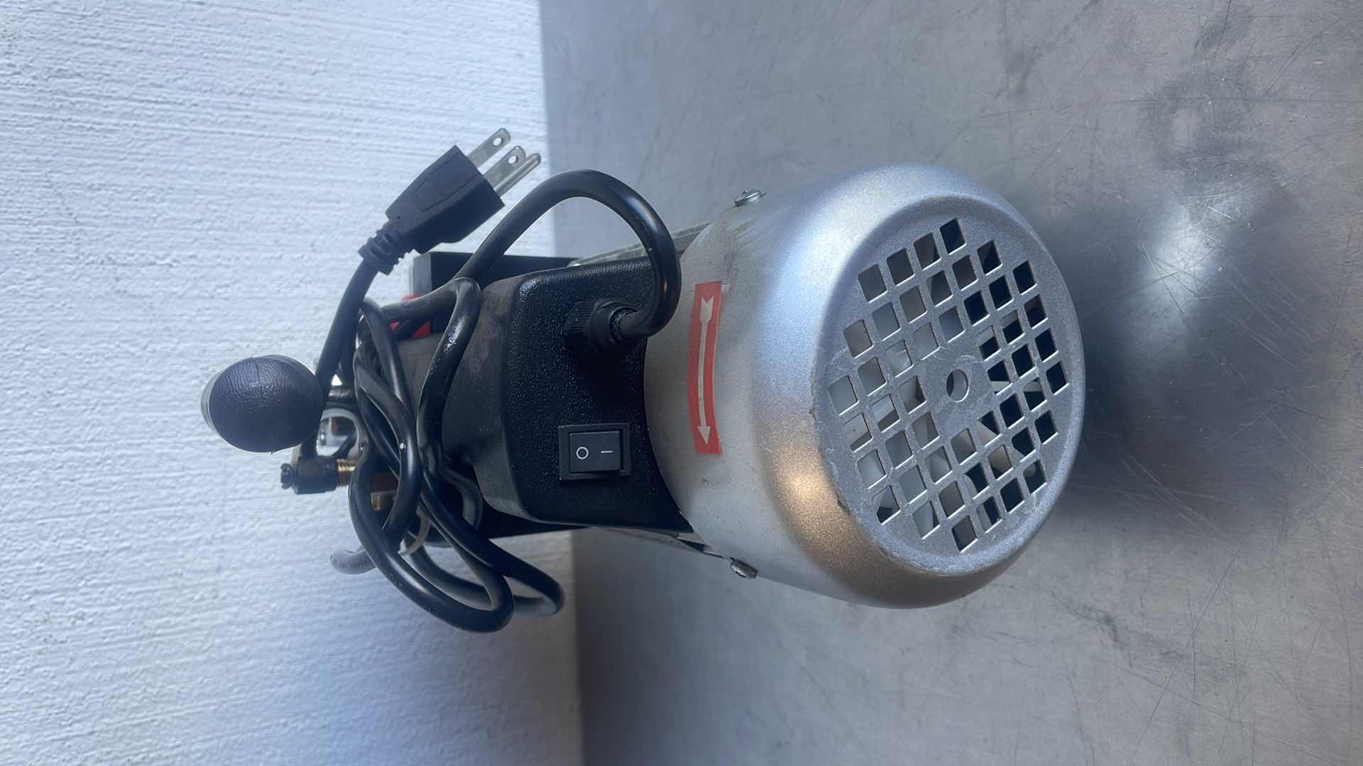 Photo 1 of ROTARY VACUUM PUMP MODEL VP5.0