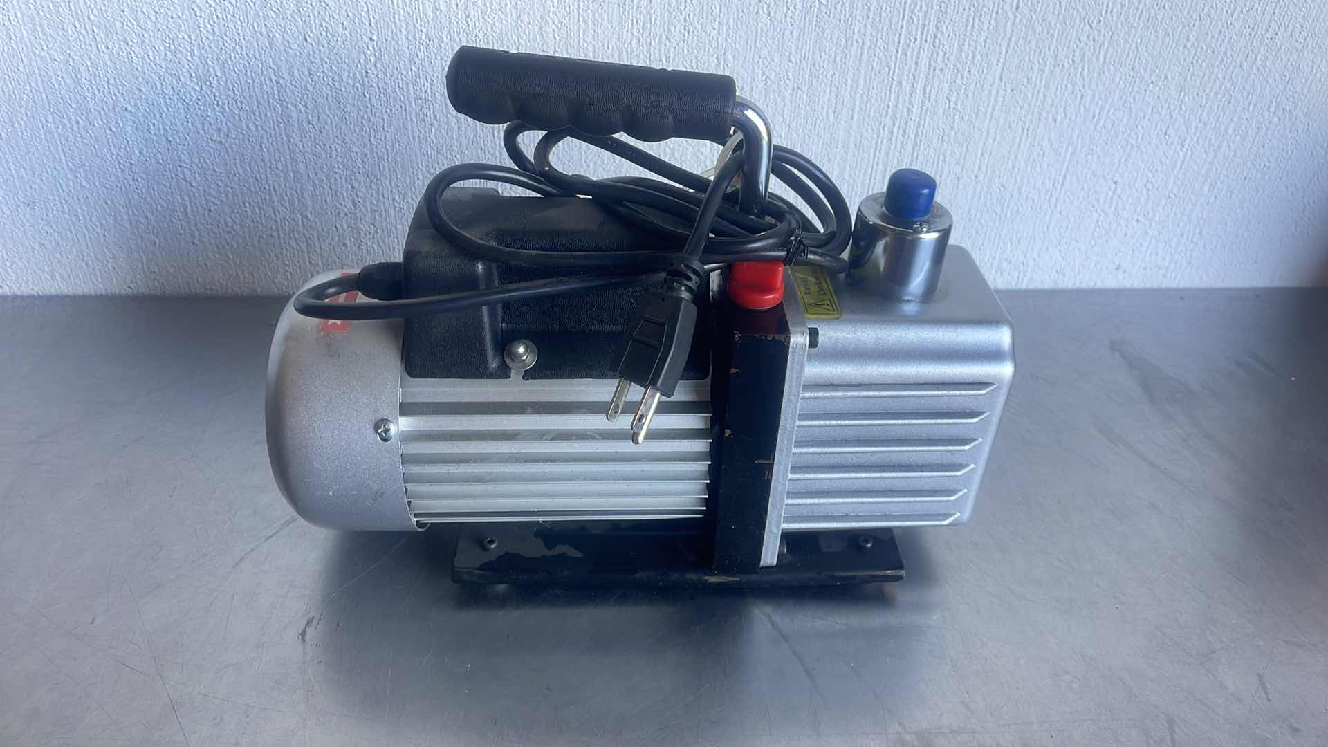 Photo 1 of ROTARY VACUUM PUMP MODEL VP5.0